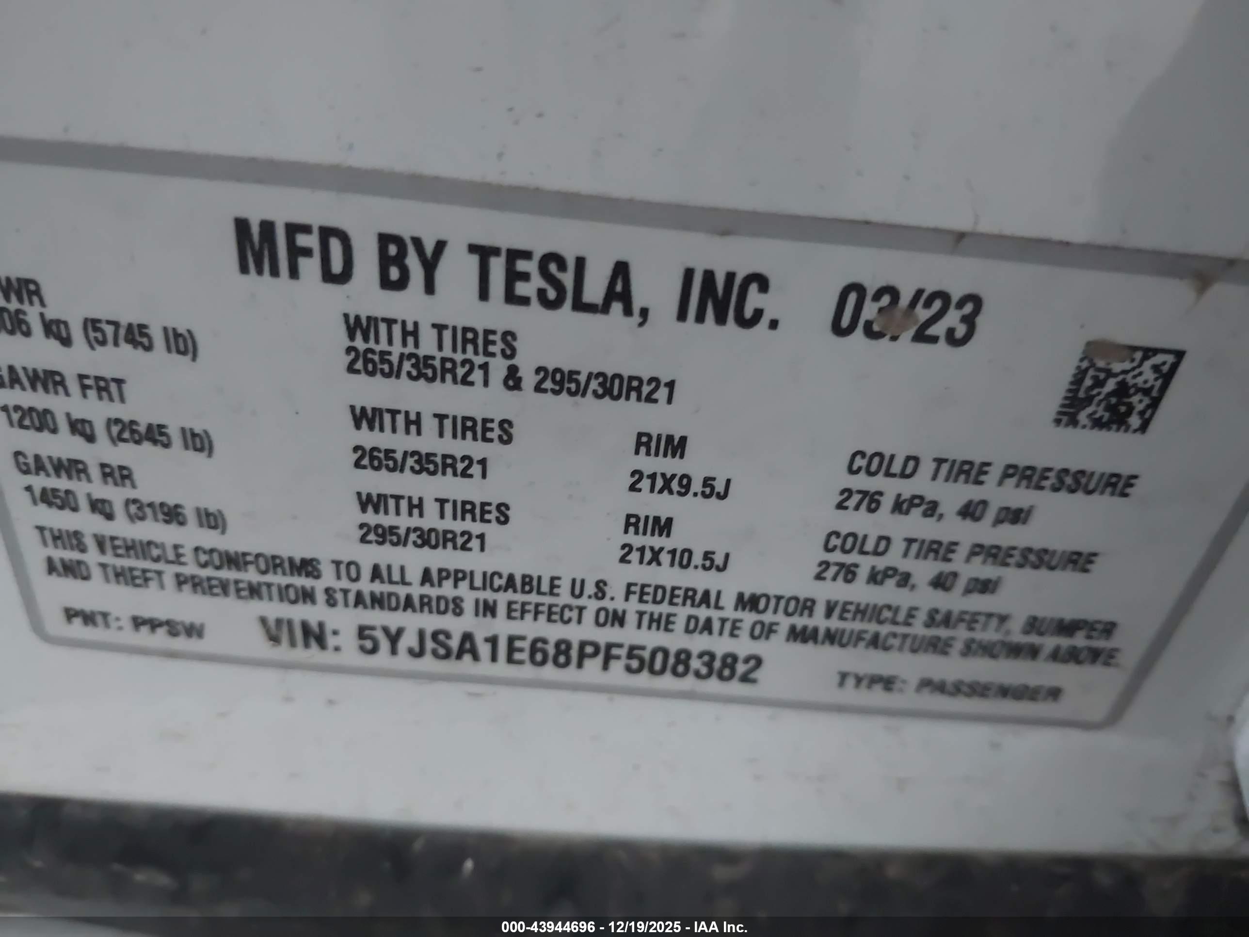 TESLA MODEL image 9