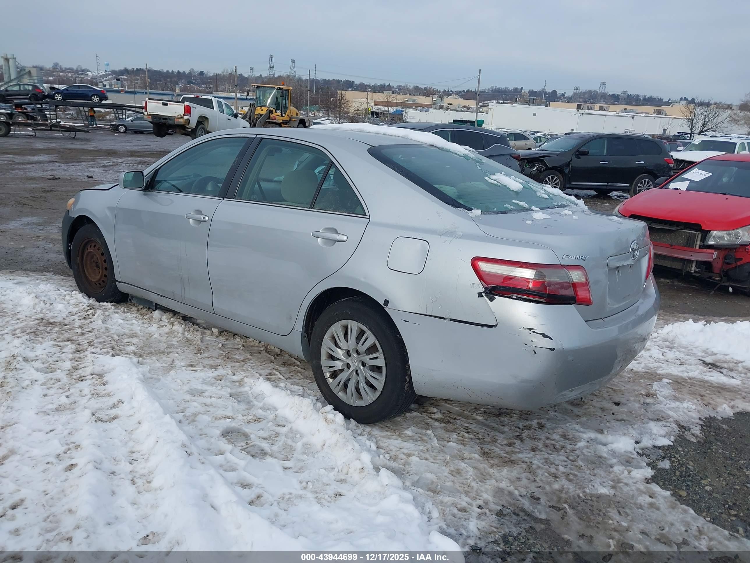 TOYOTA CAMRY image 3