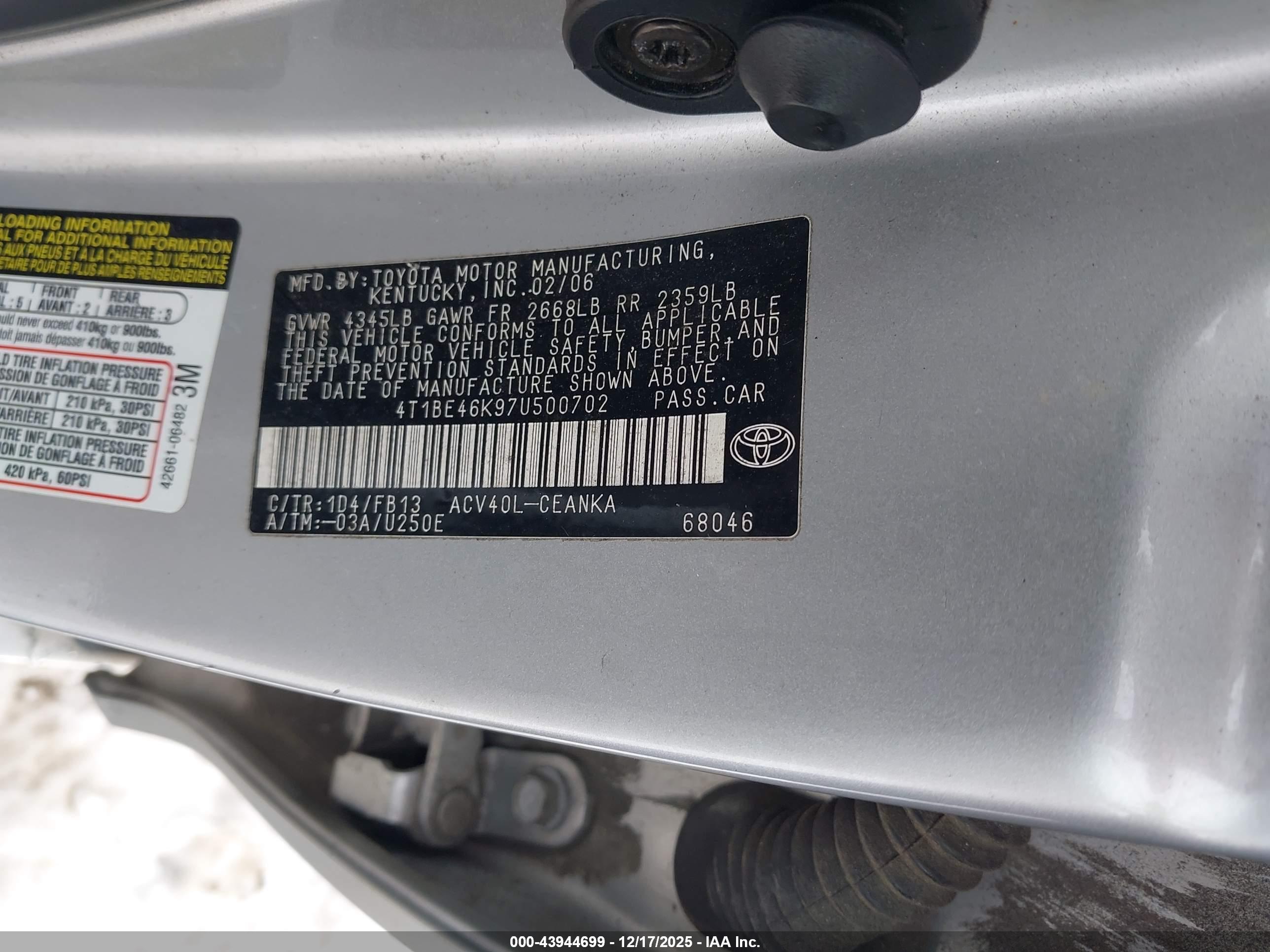 TOYOTA CAMRY image 9