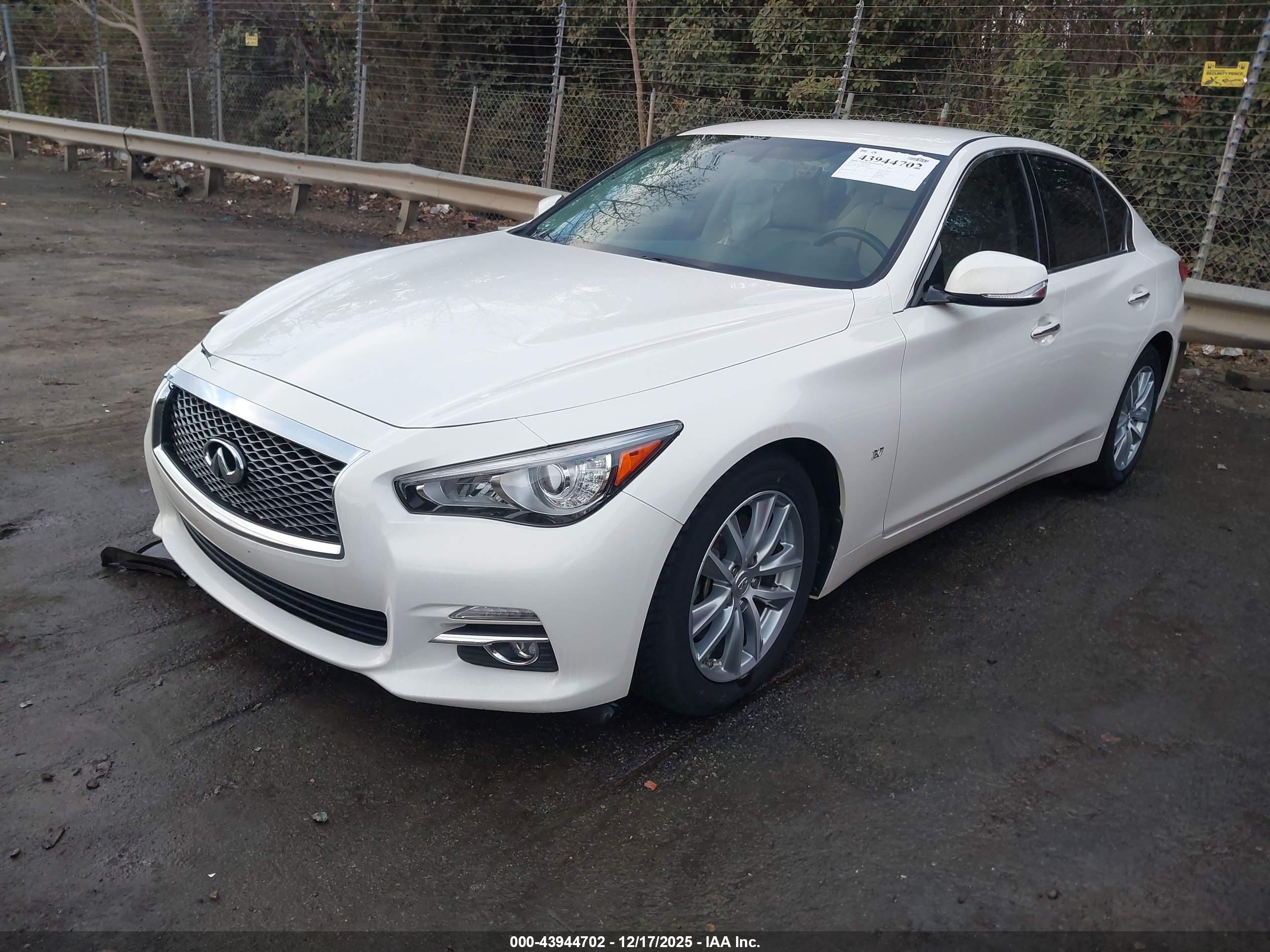 INFINITI Q50 image 2