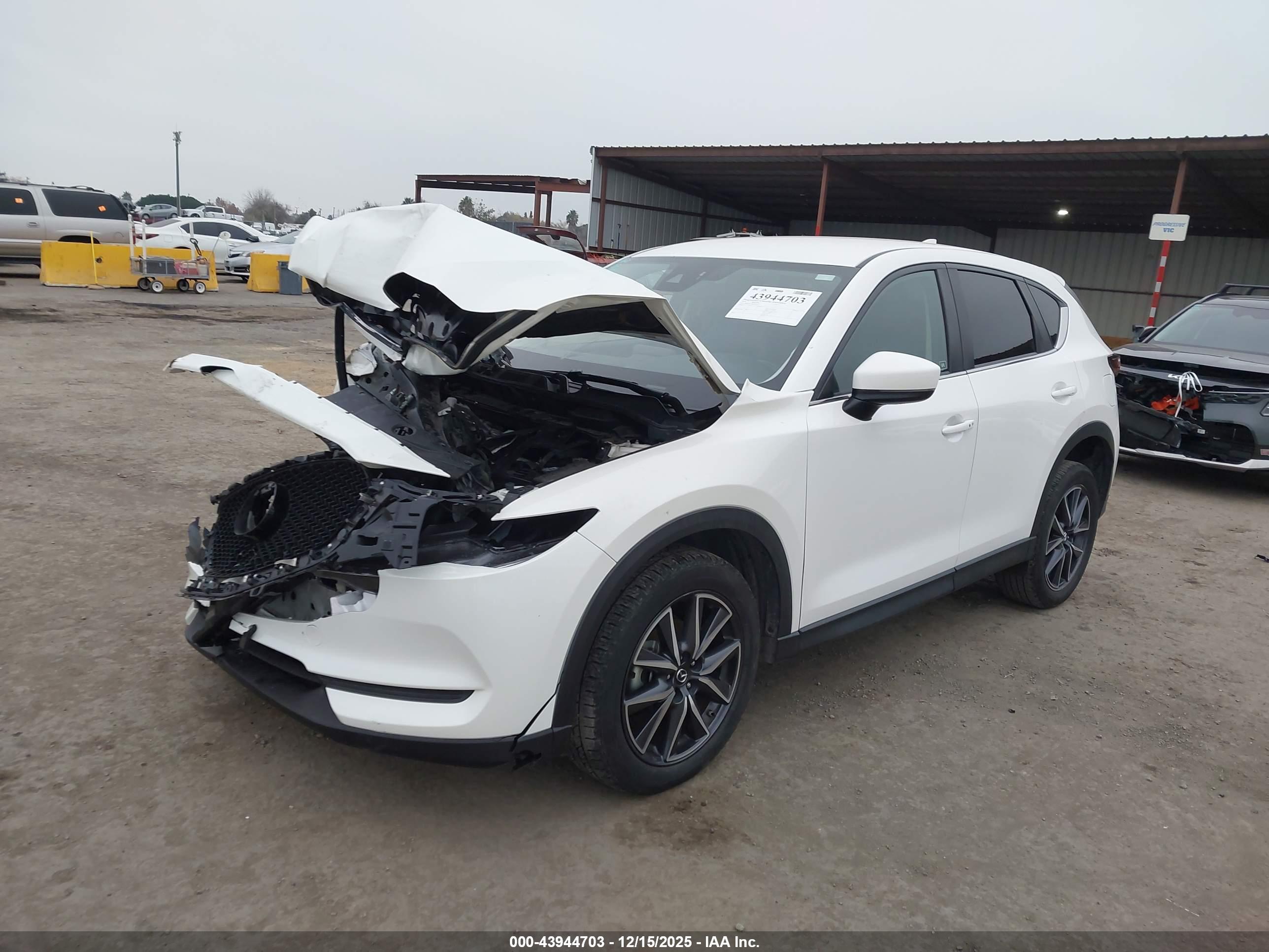 MAZDA CX-5 image 2