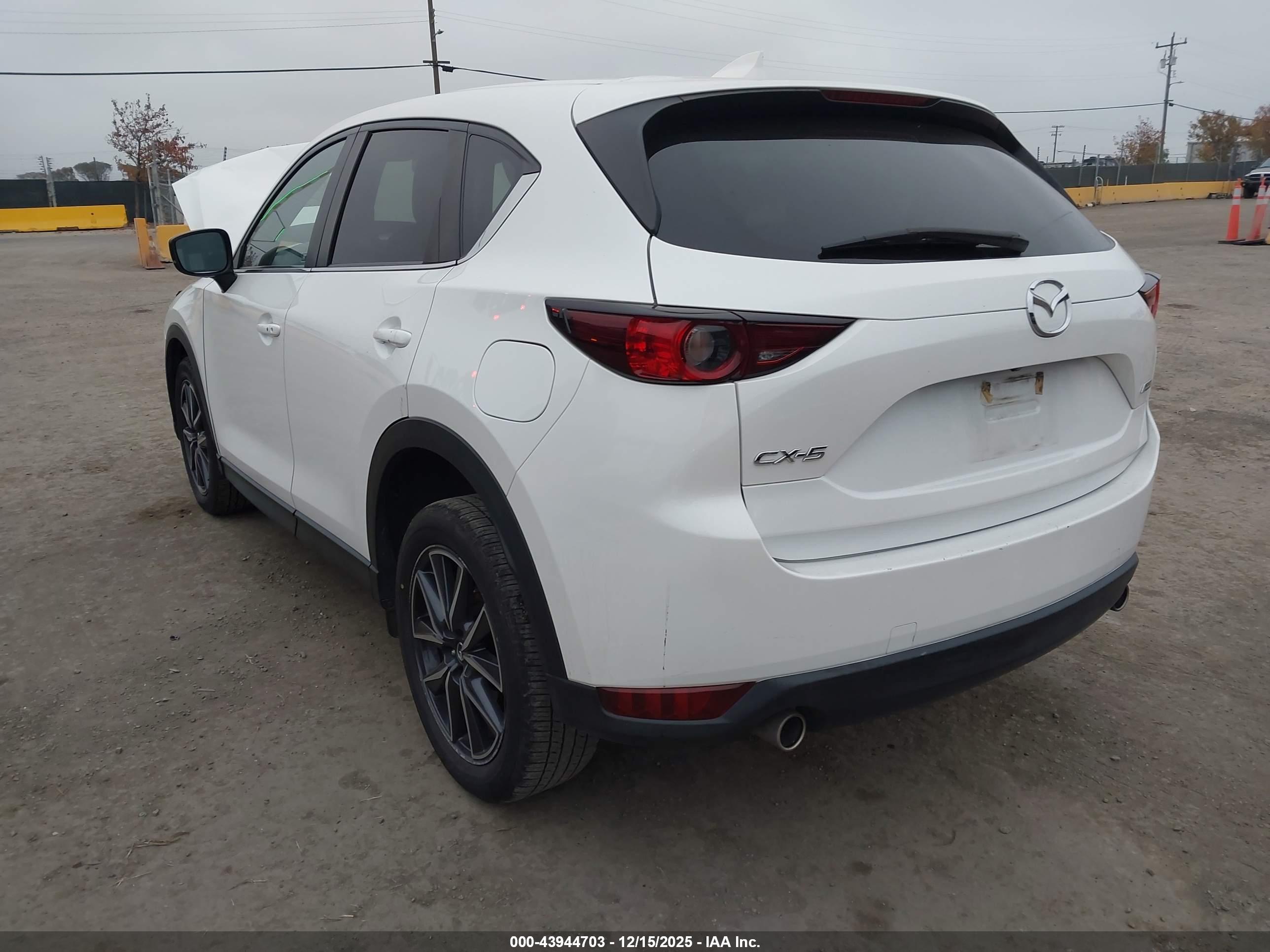 MAZDA CX-5 image 3
