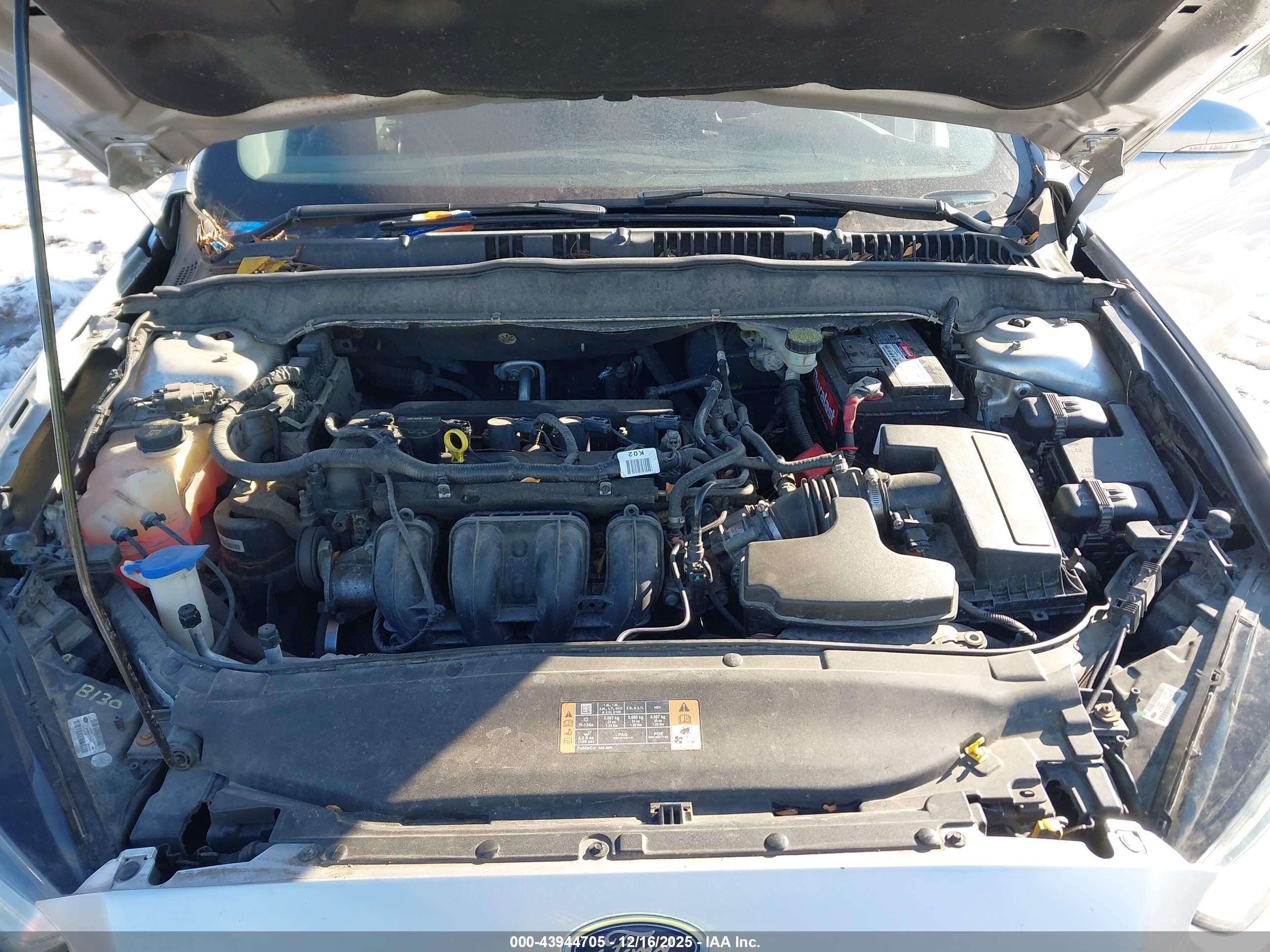 FORD FUSION image 10