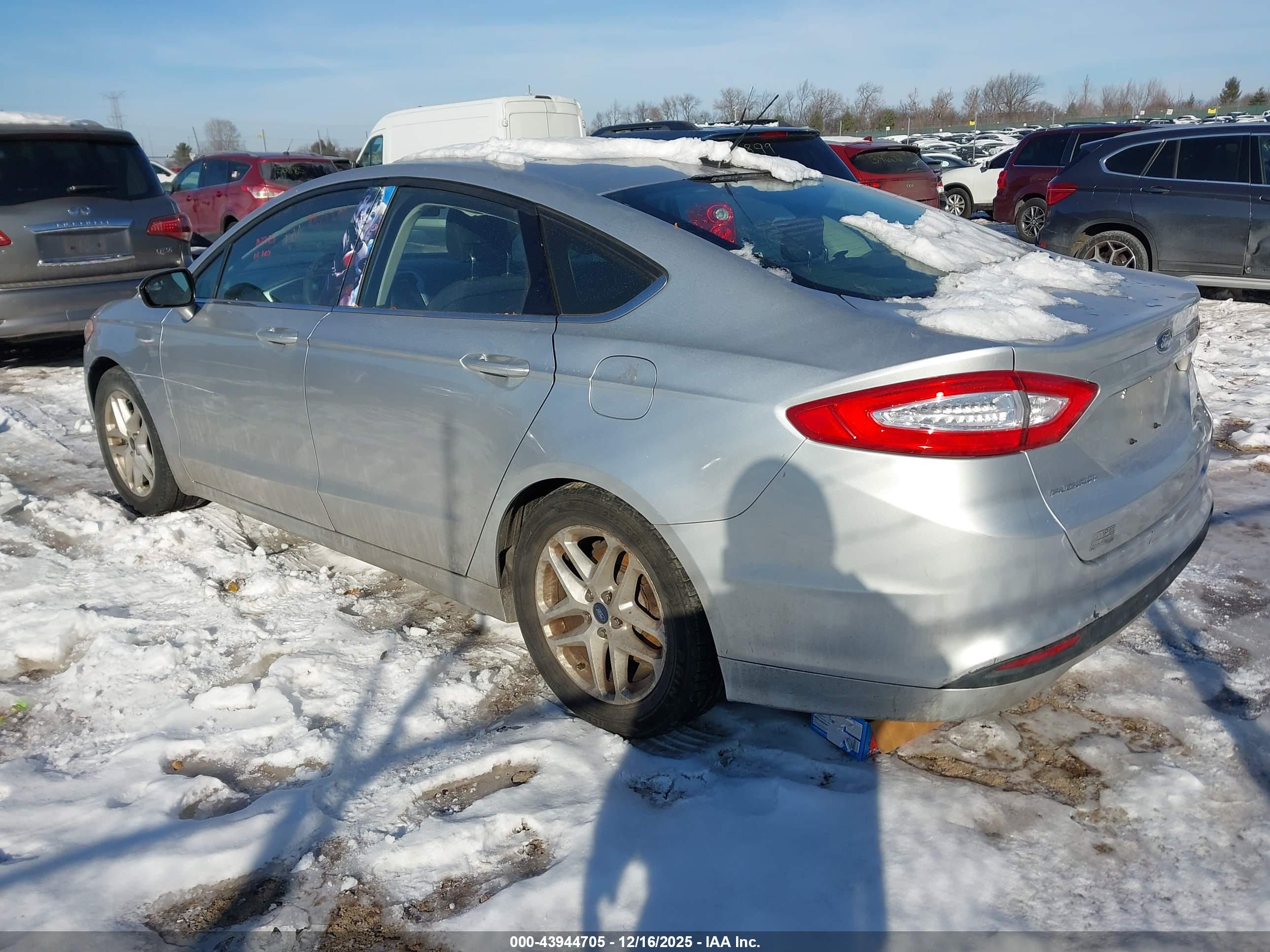 FORD FUSION image 3