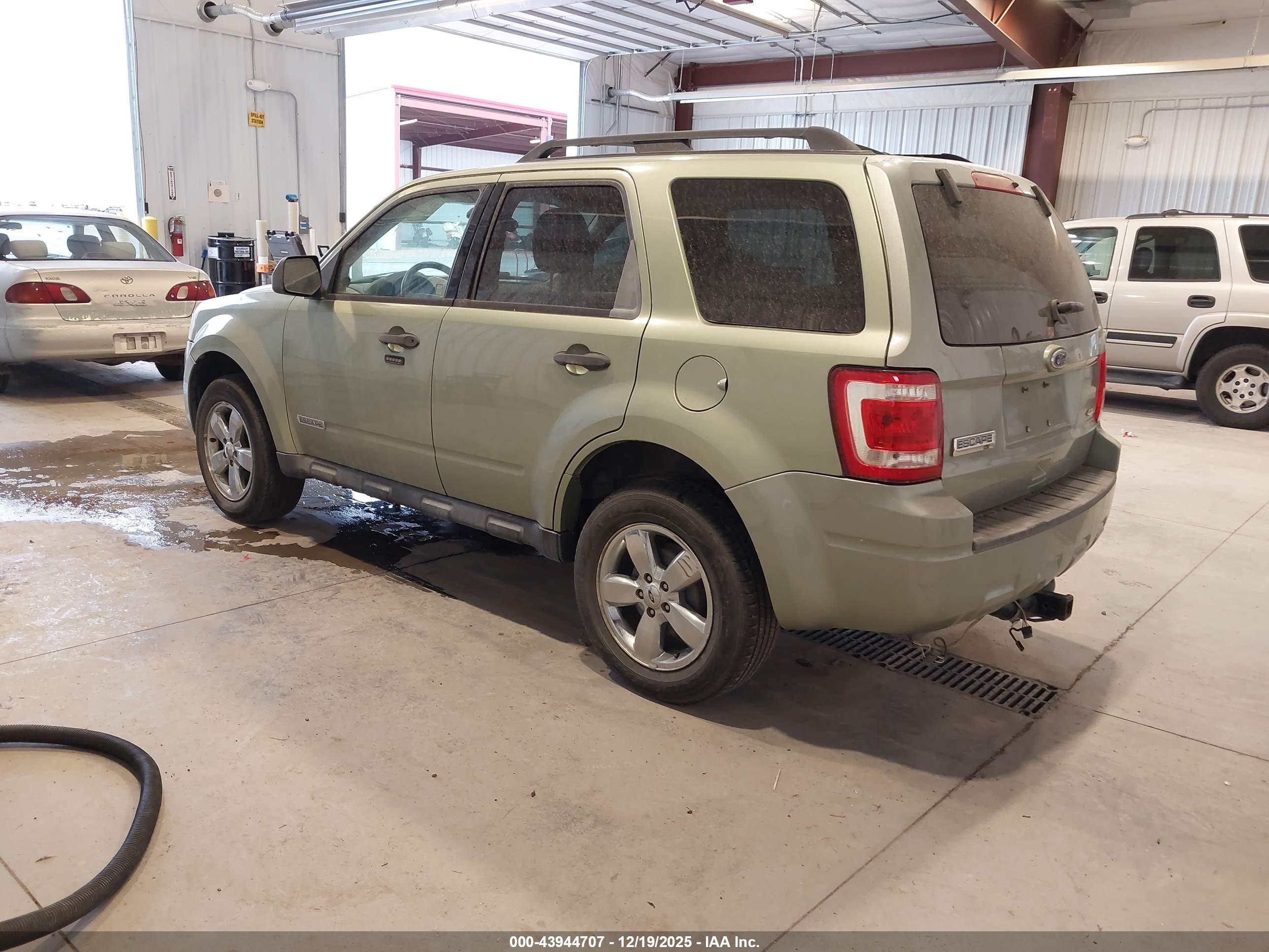 FORD ESCAPE image 3