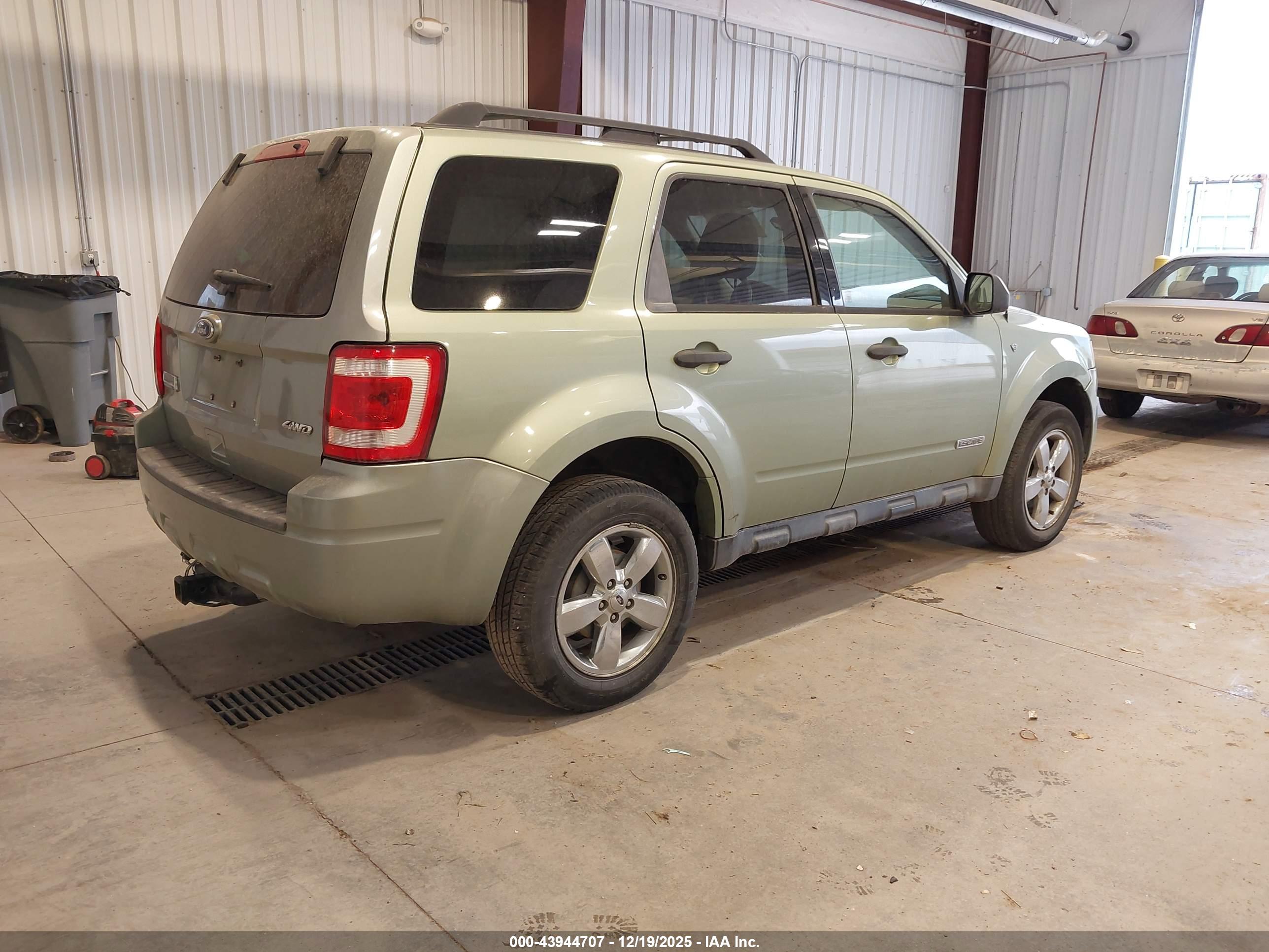 FORD ESCAPE image 4