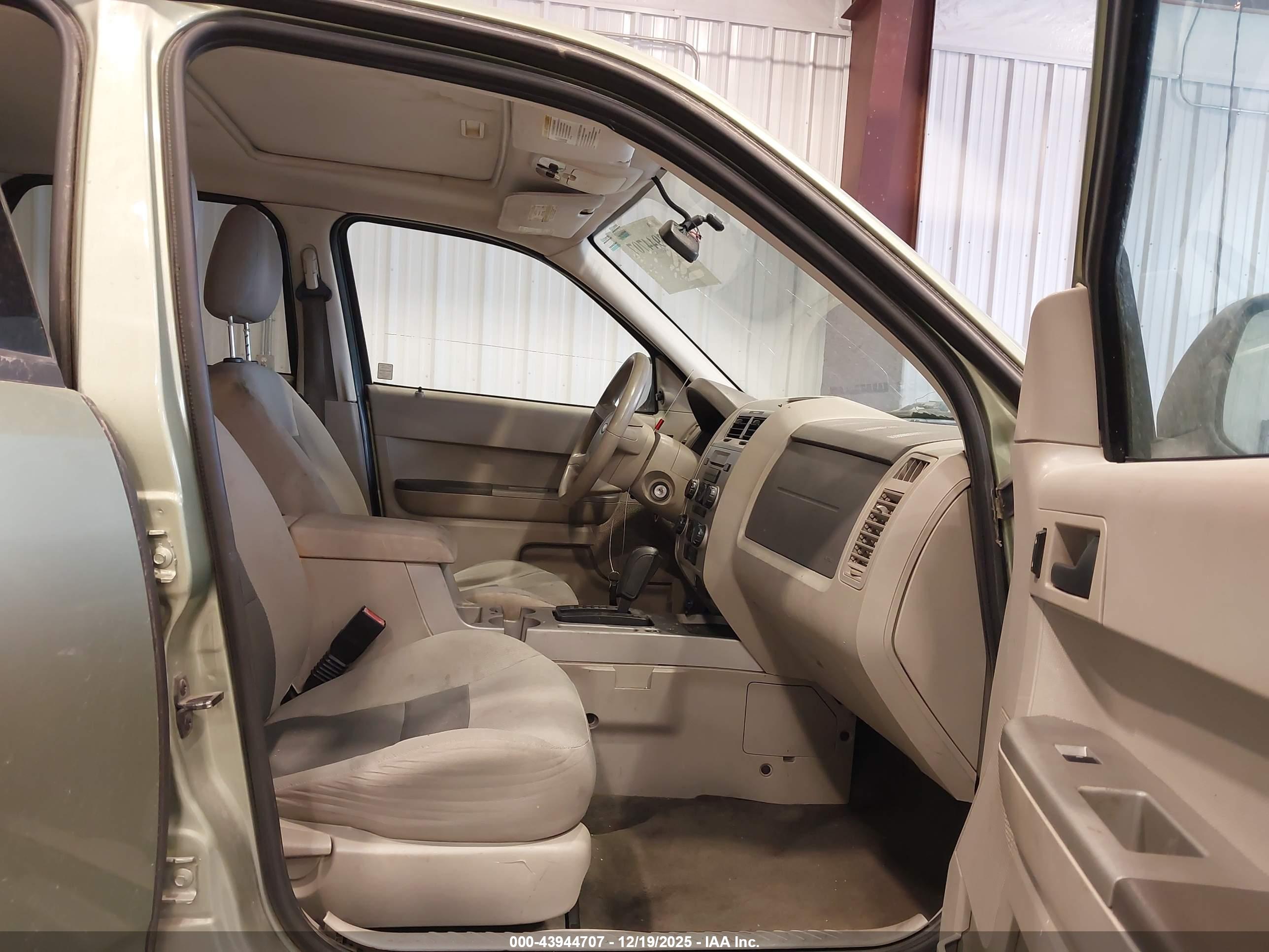 FORD ESCAPE image 5