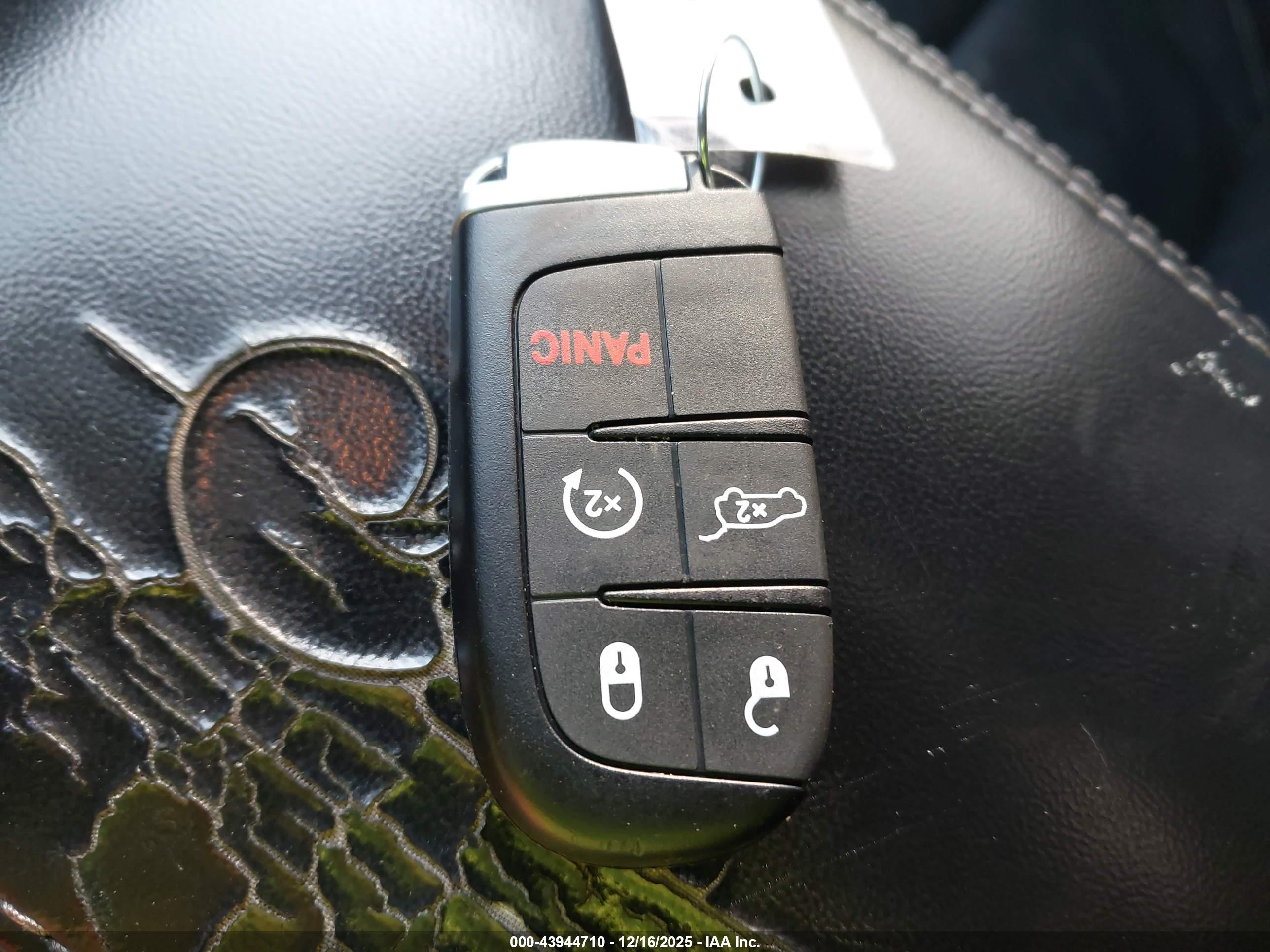 JEEP GRAND image 11