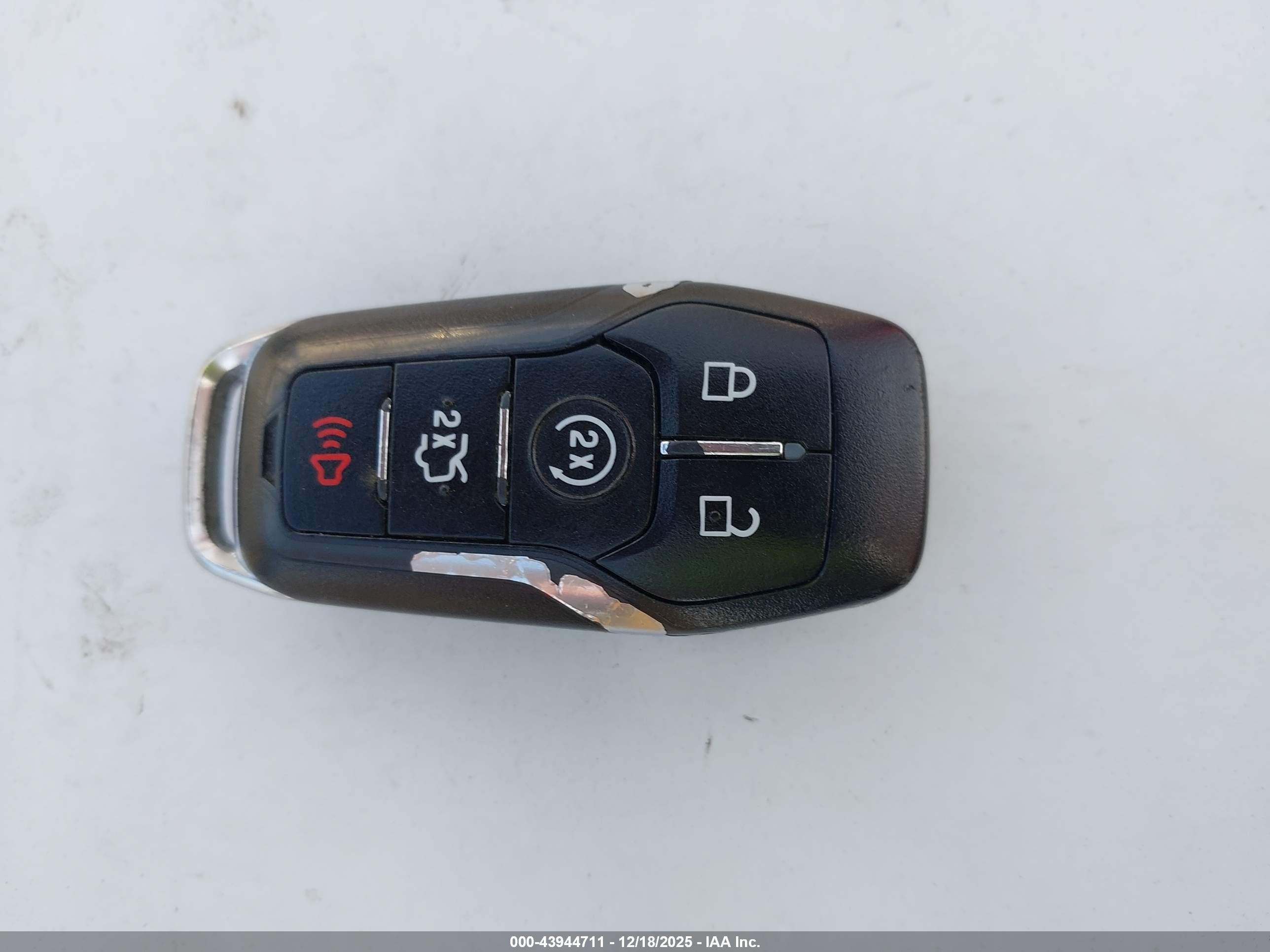 FORD FUSION image 11