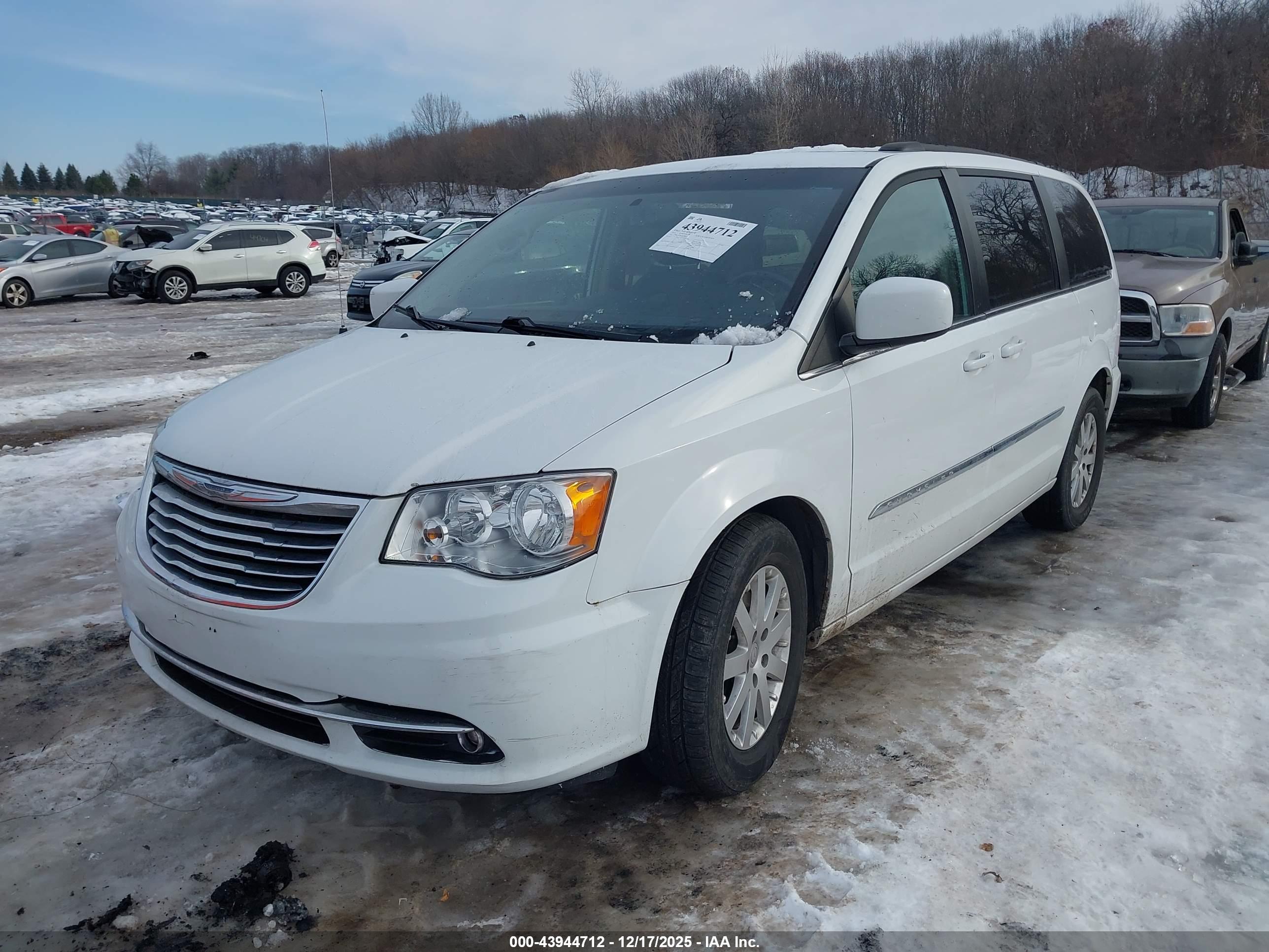CHRYSLER TOWN image 2