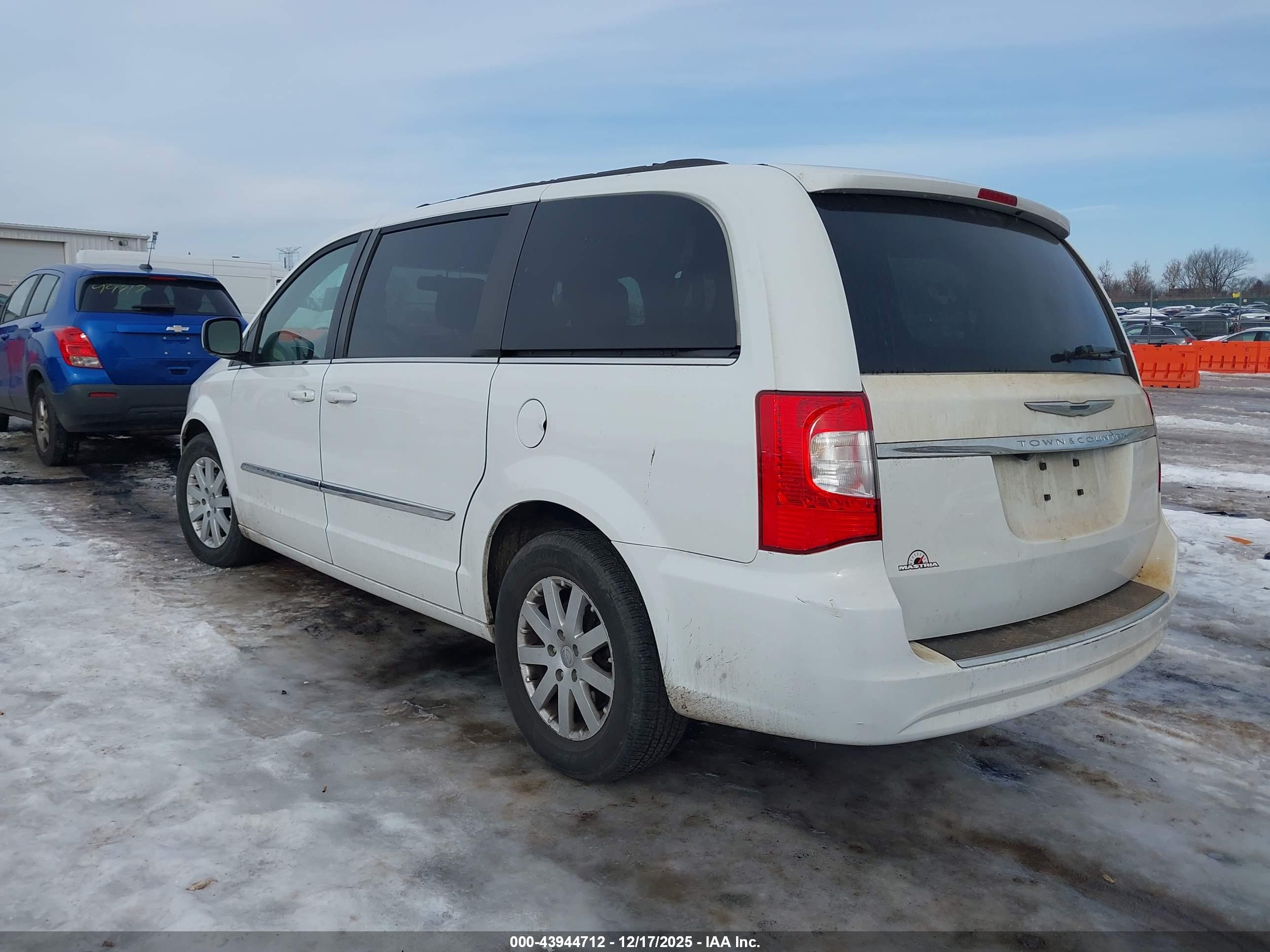 CHRYSLER TOWN image 3