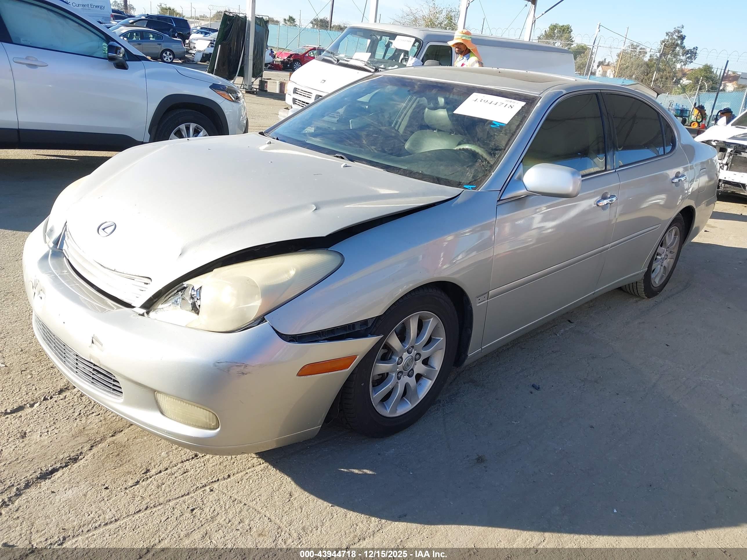 LEXUS ES image 2