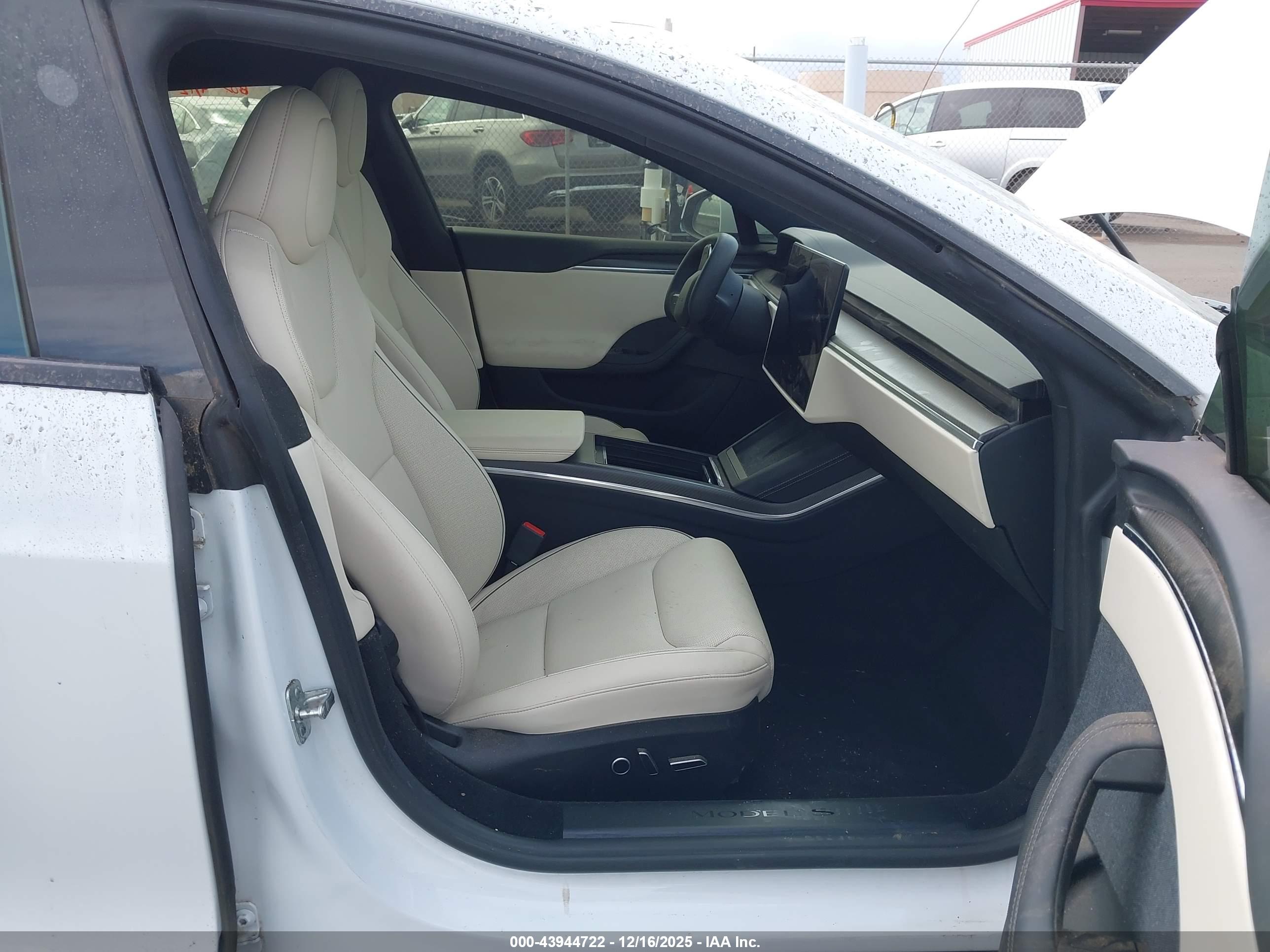 TESLA MODEL image 5