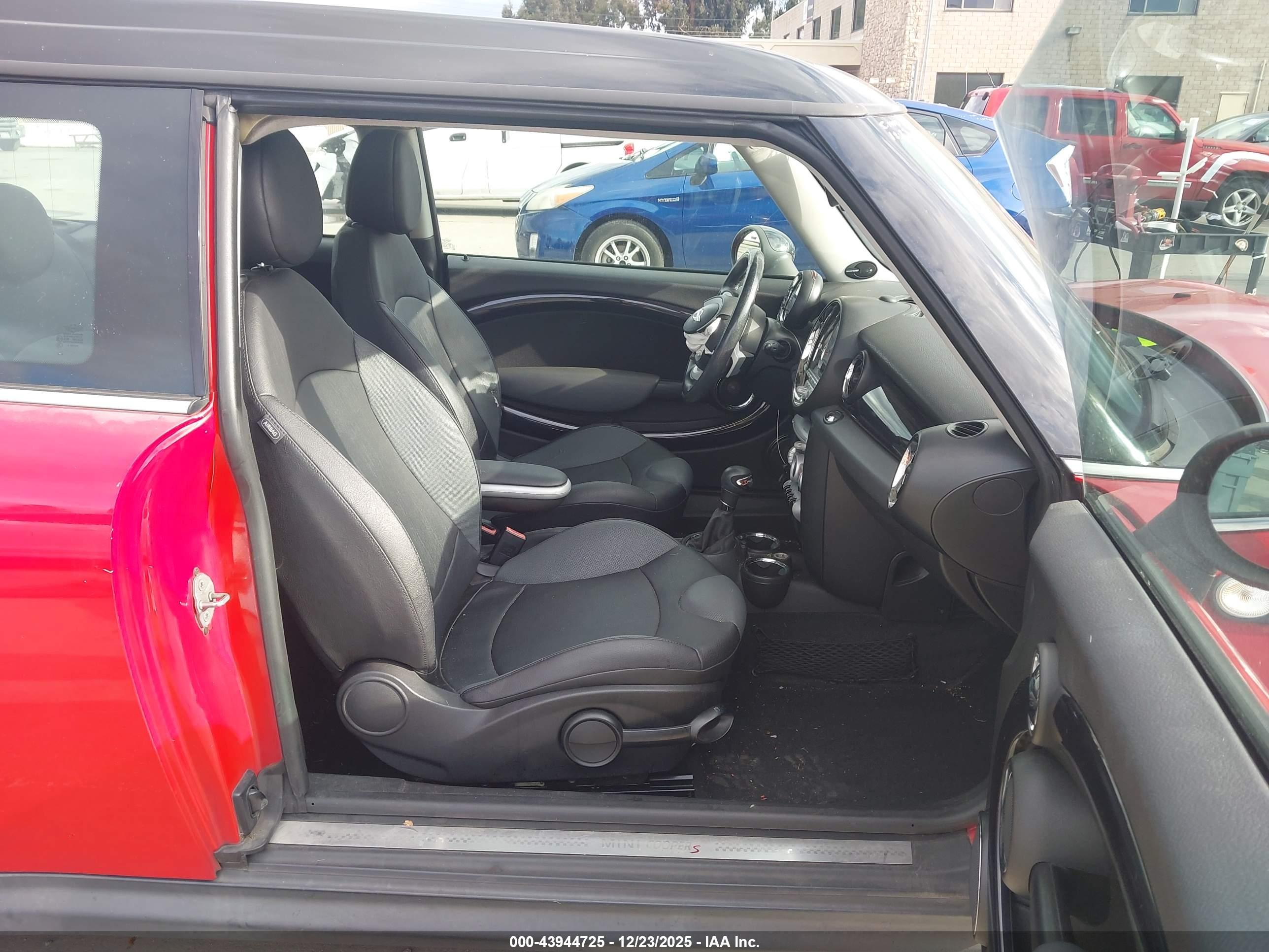MINI COOPER image 5