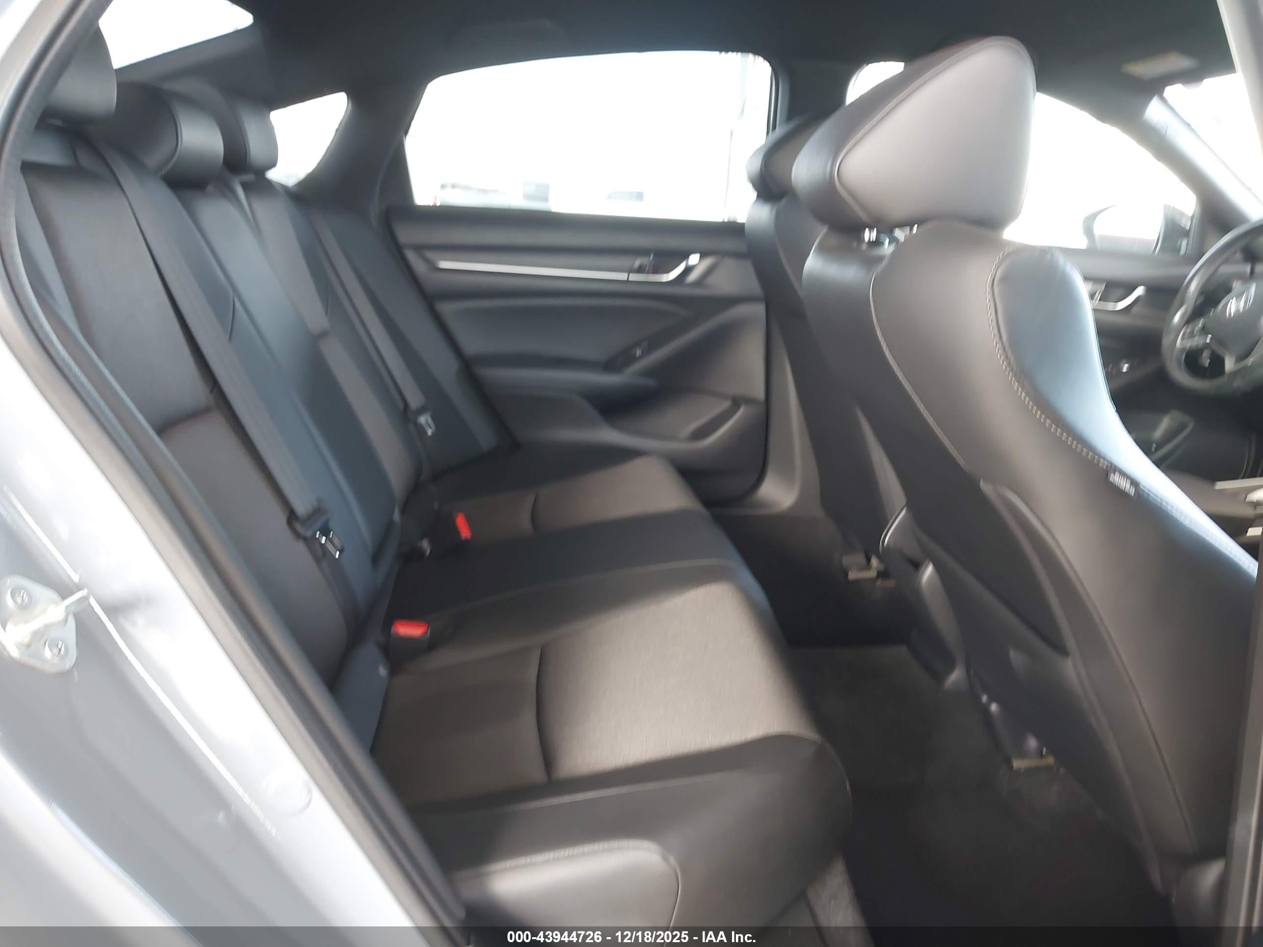 HONDA ACCORD image 8
