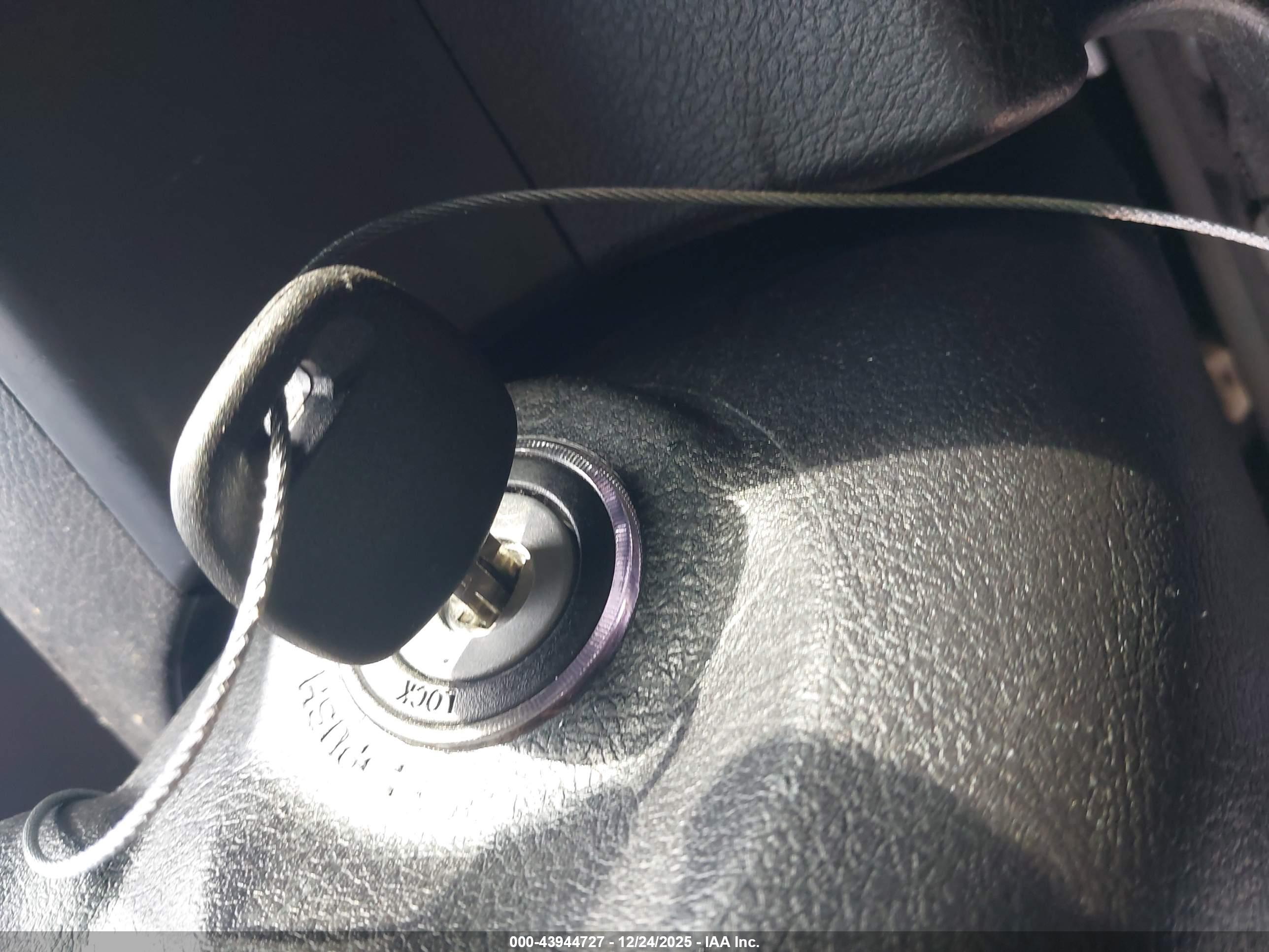 TOYOTA CAMRY image 11