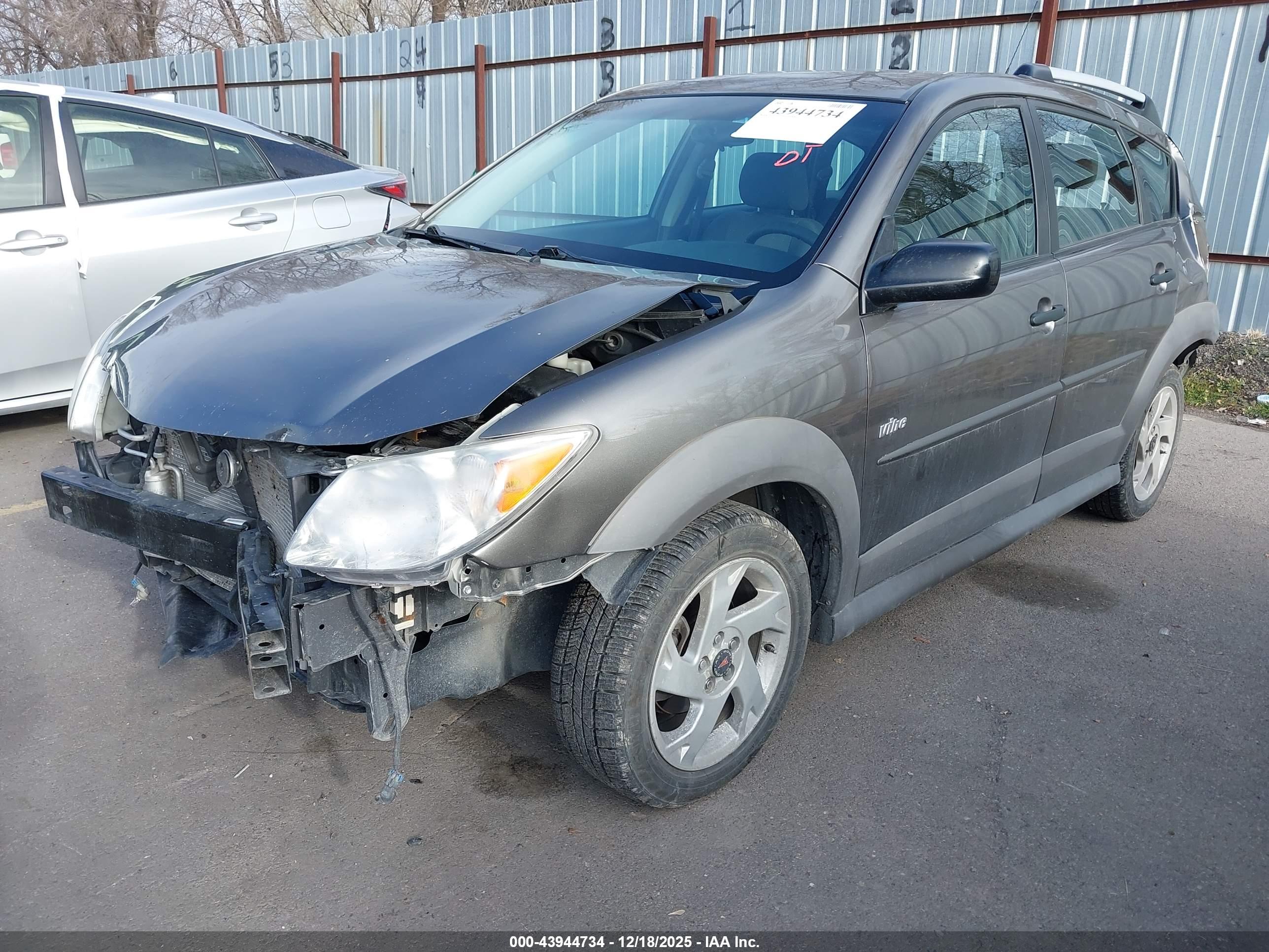 PONTIAC VIBE image 2