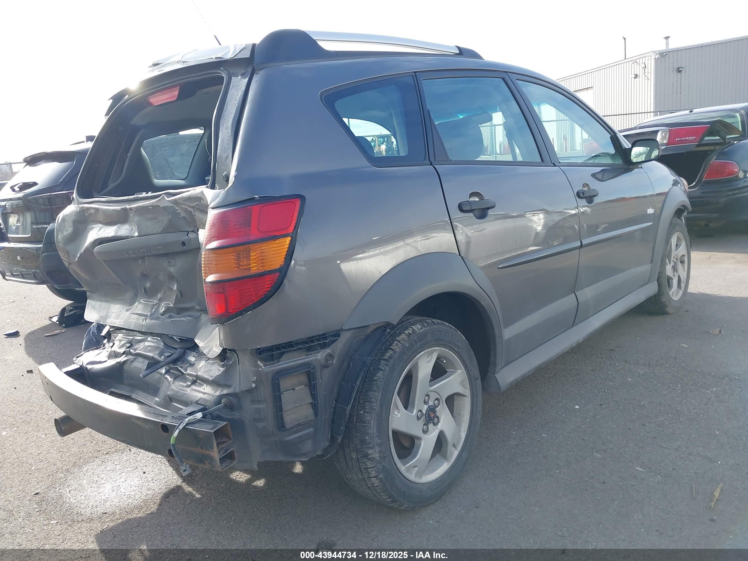 PONTIAC VIBE image 4