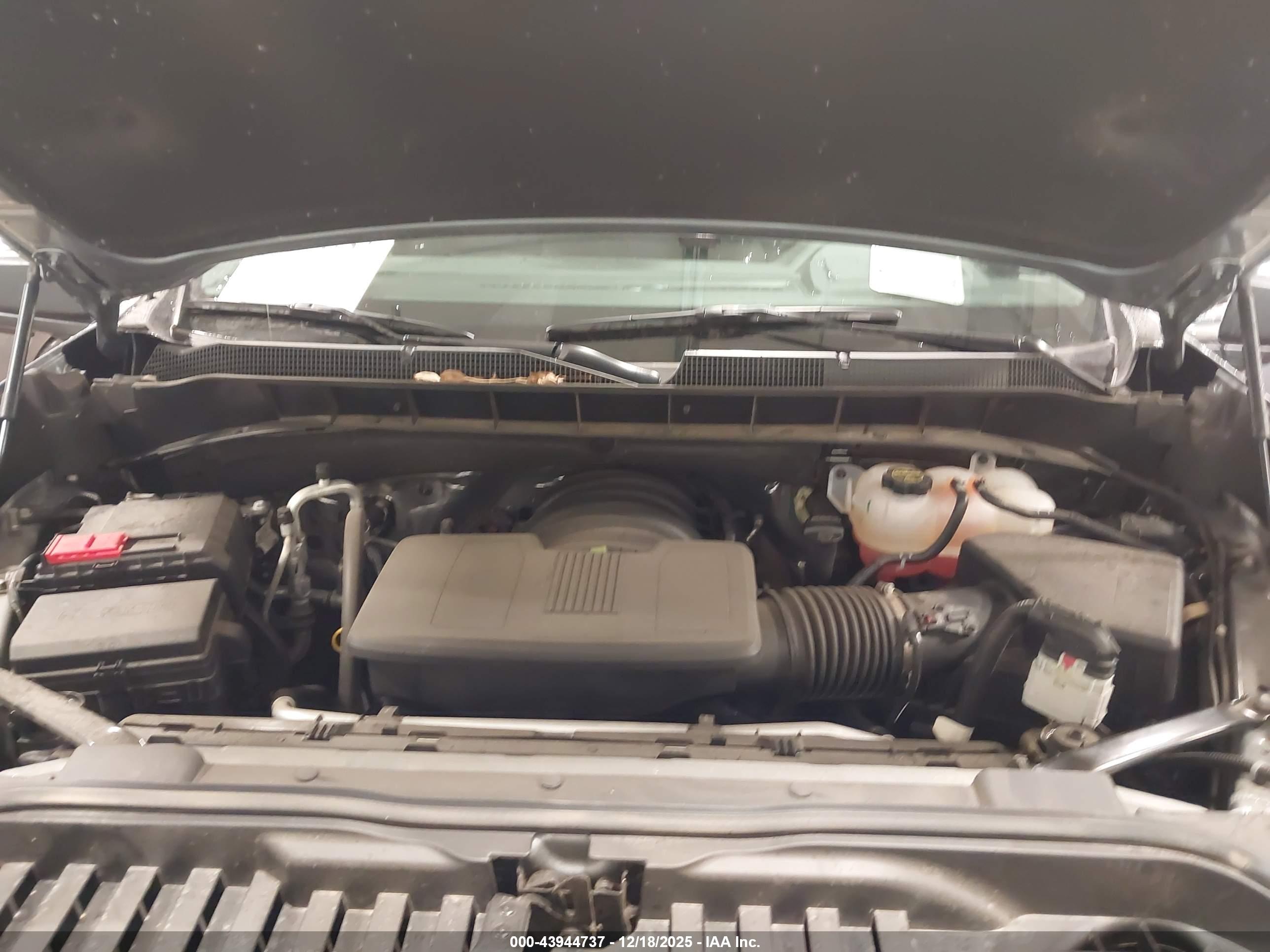 CHEVROLET SILVERADO image 10