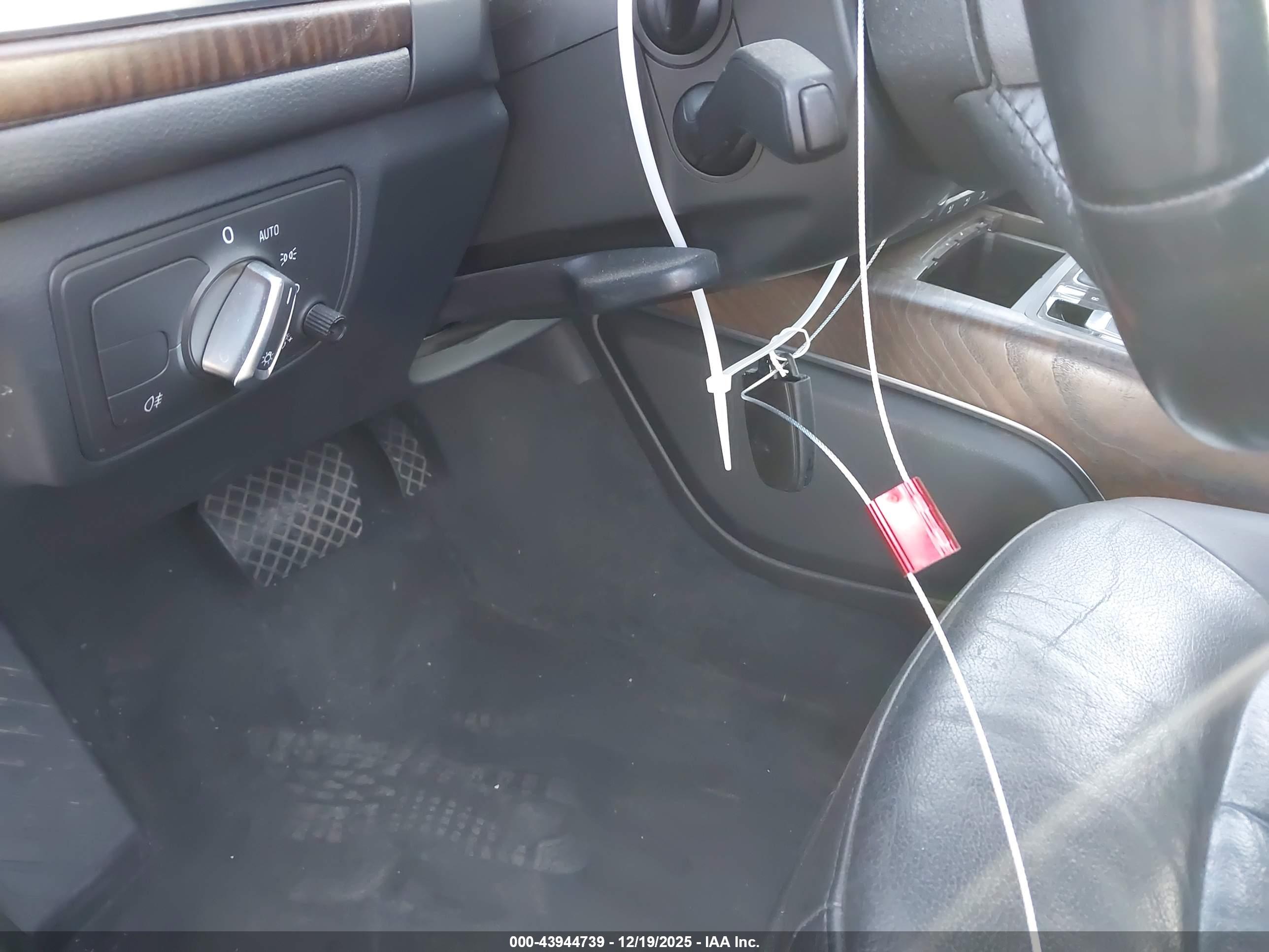 AUDI A6 image 11