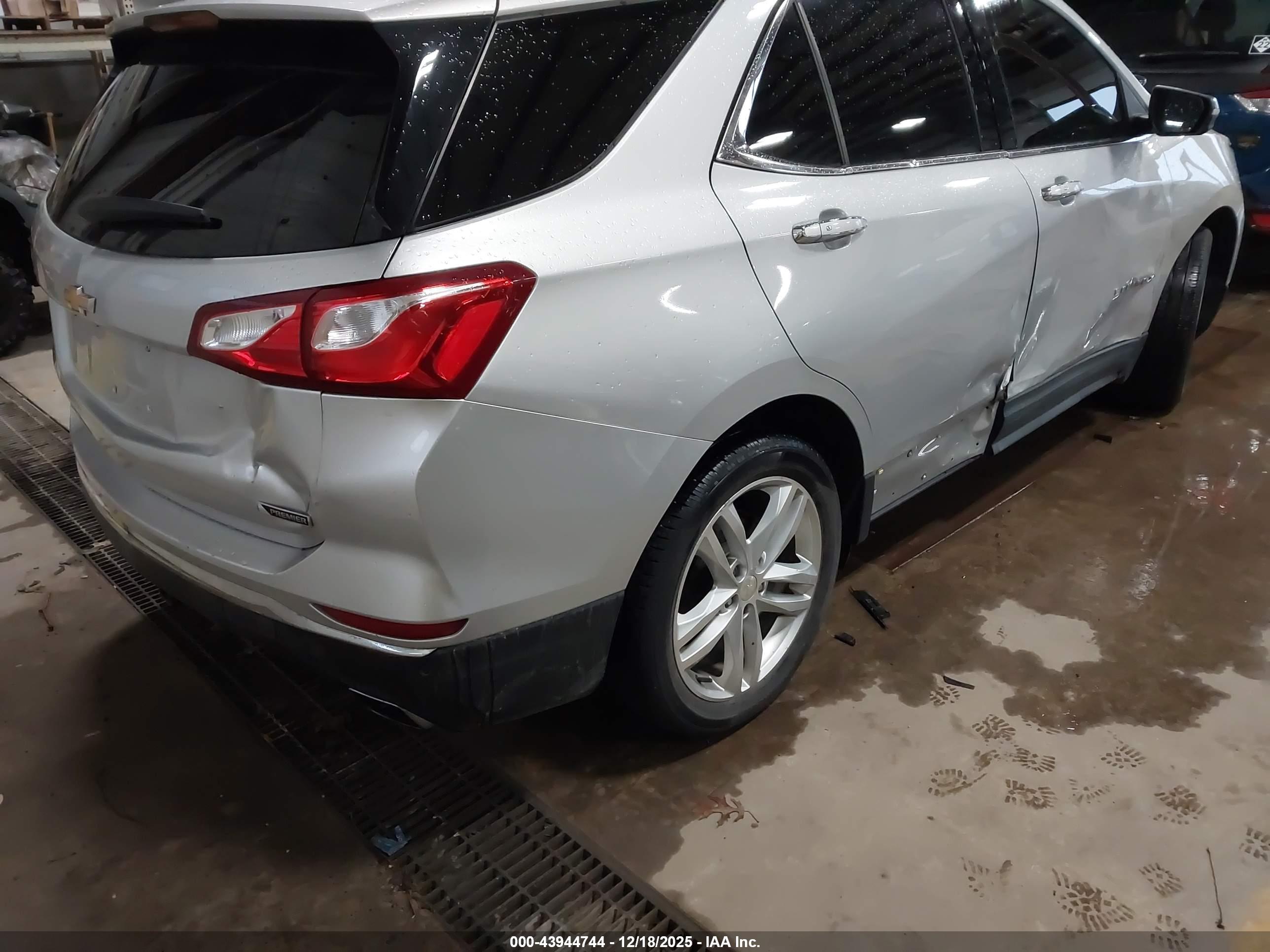 CHEVROLET EQUINOX image 4