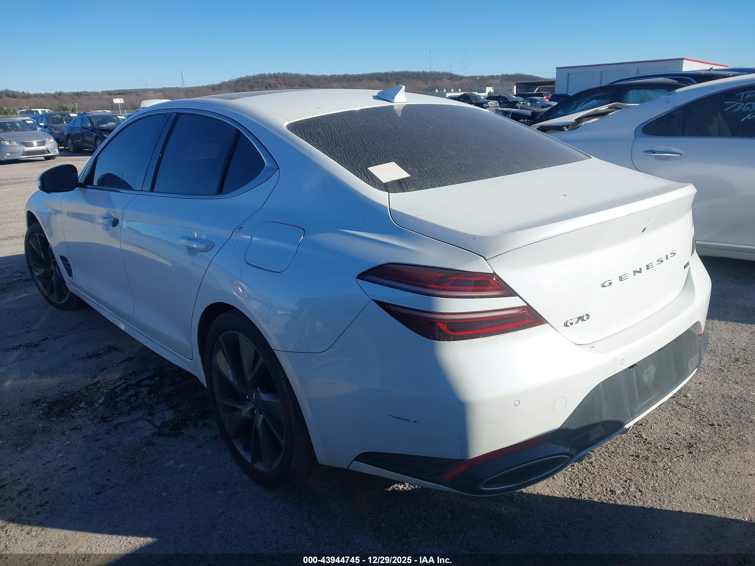 GENESIS G70 image 3