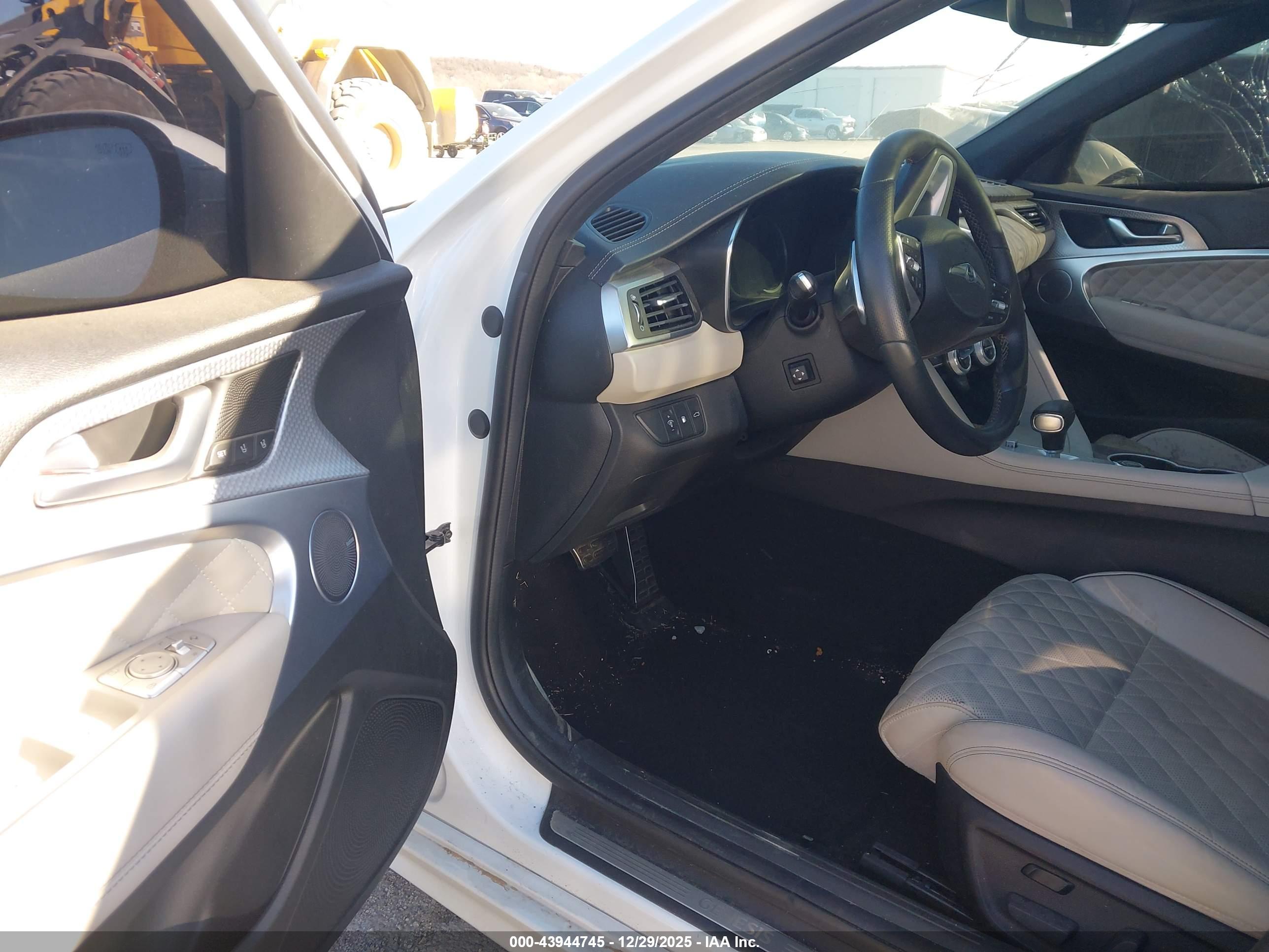 GENESIS G70 image 5