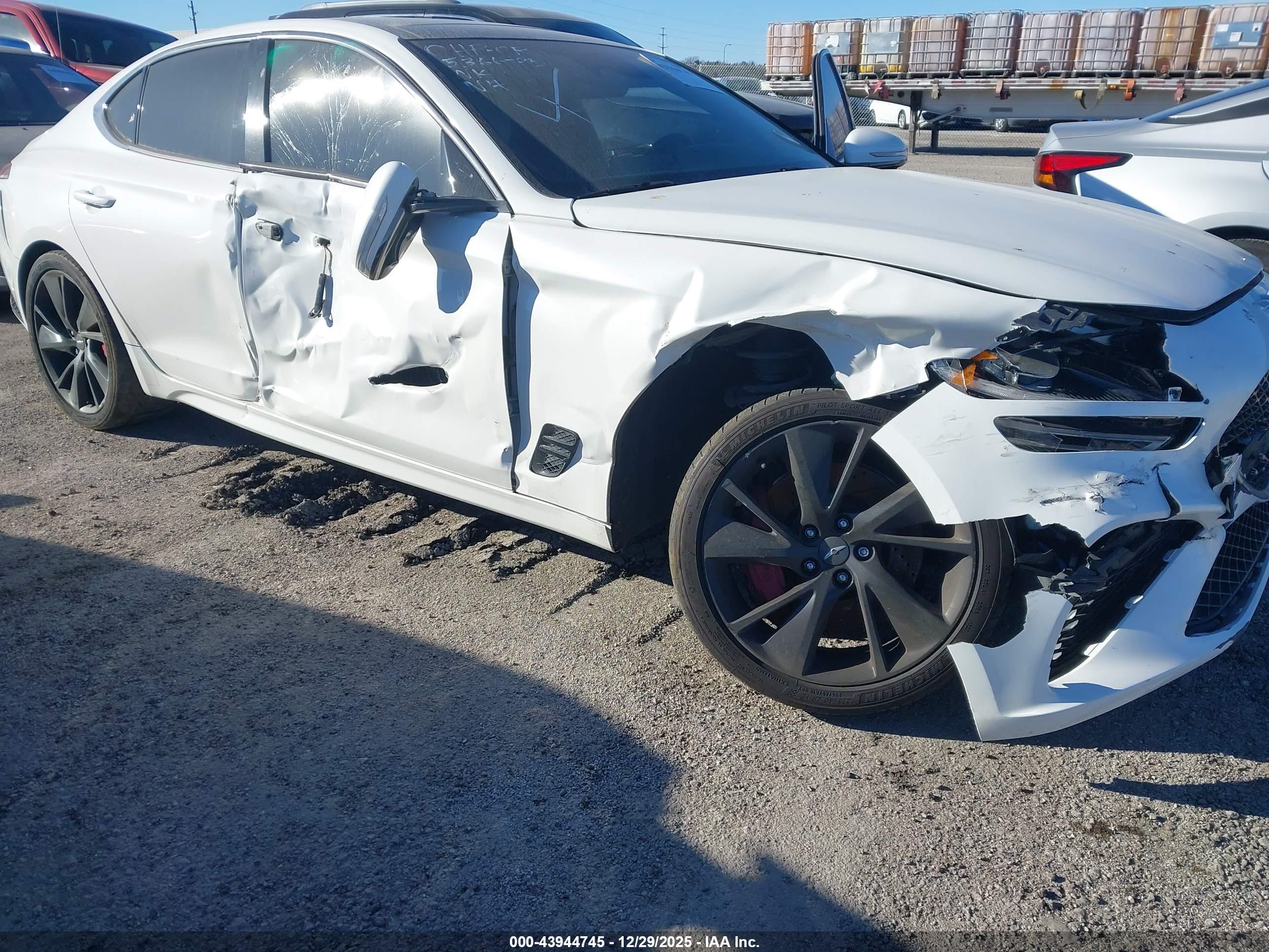 GENESIS G70 image 6