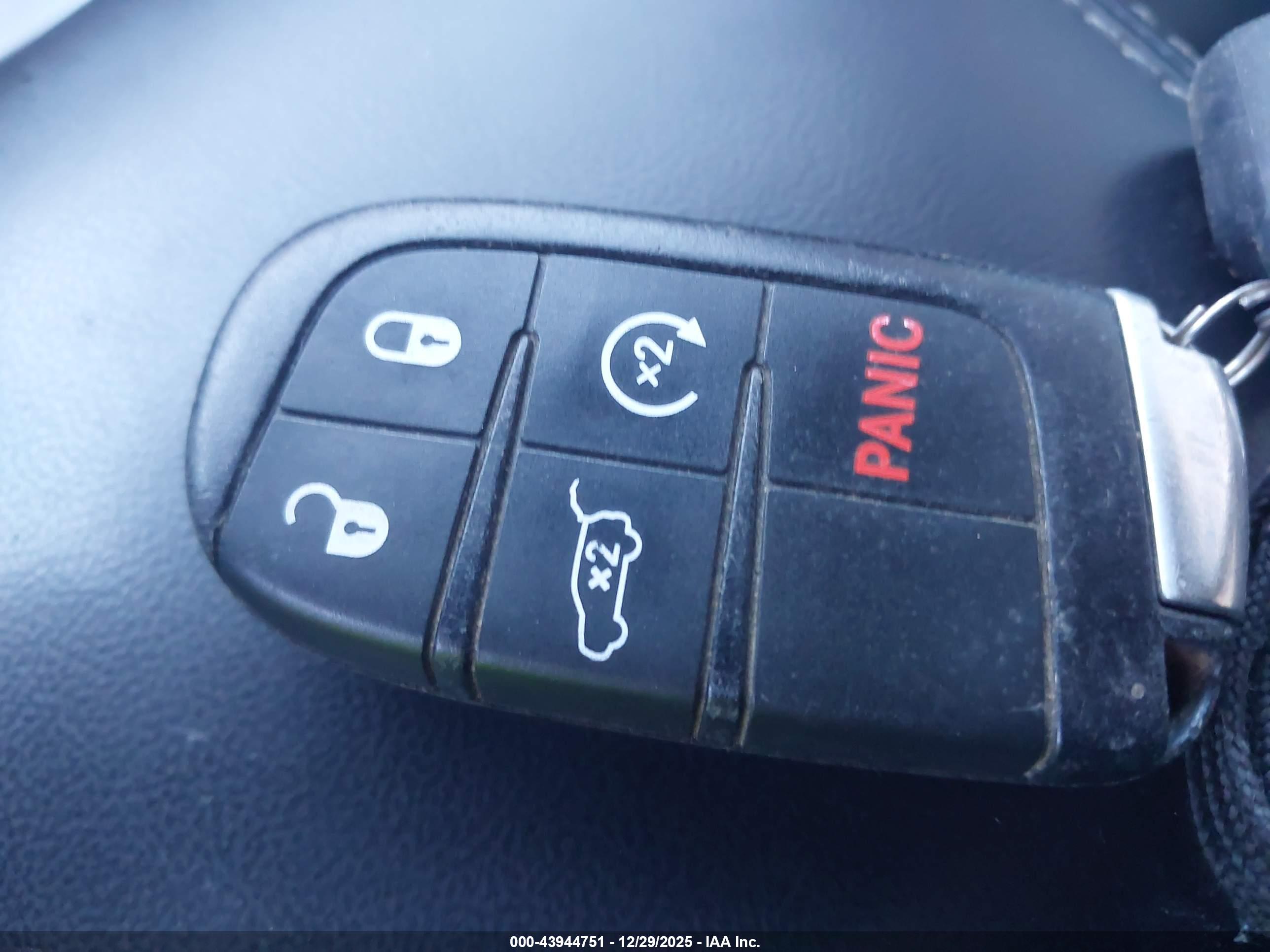 JEEP GRAND image 11