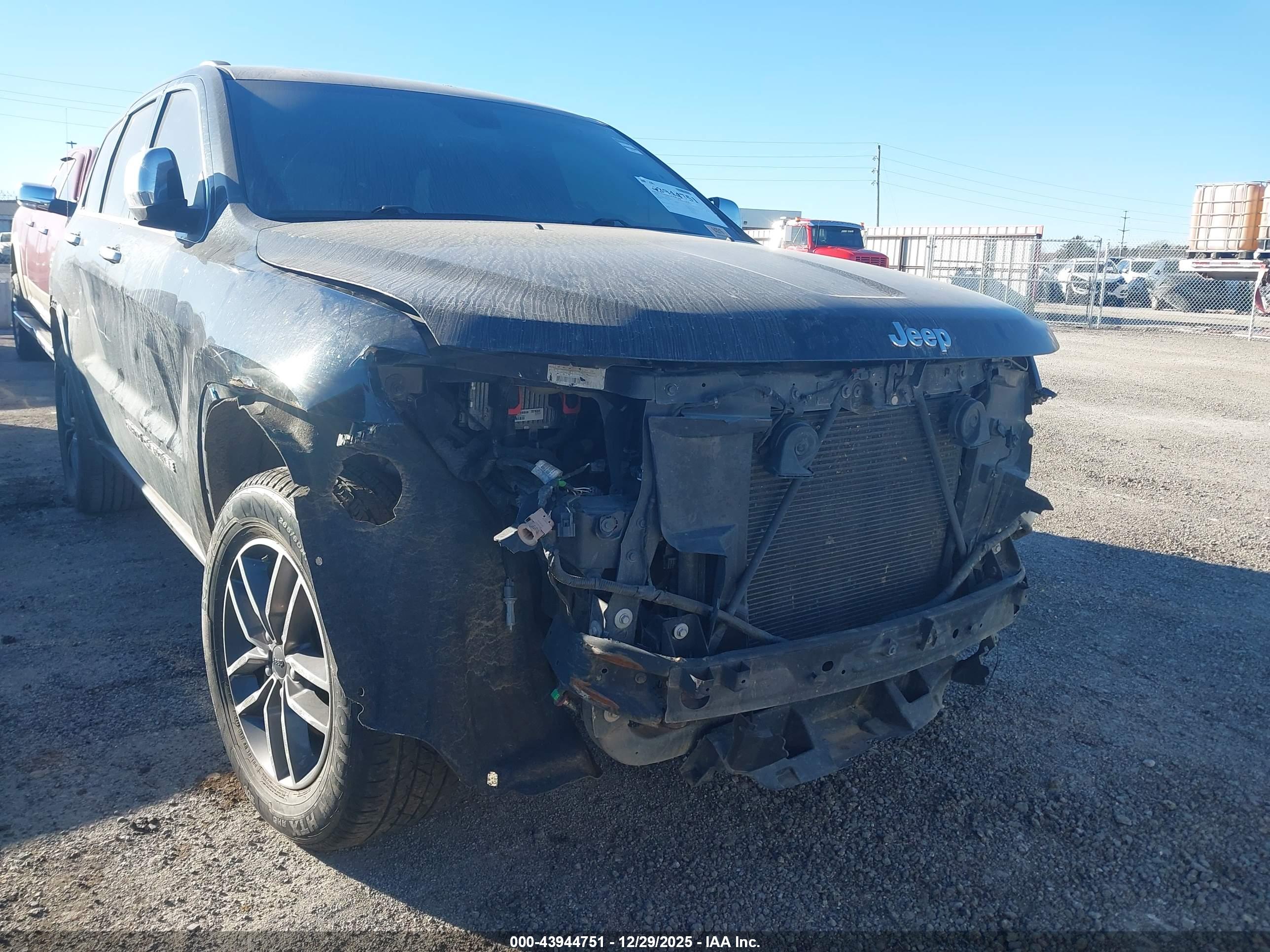 JEEP GRAND image 6