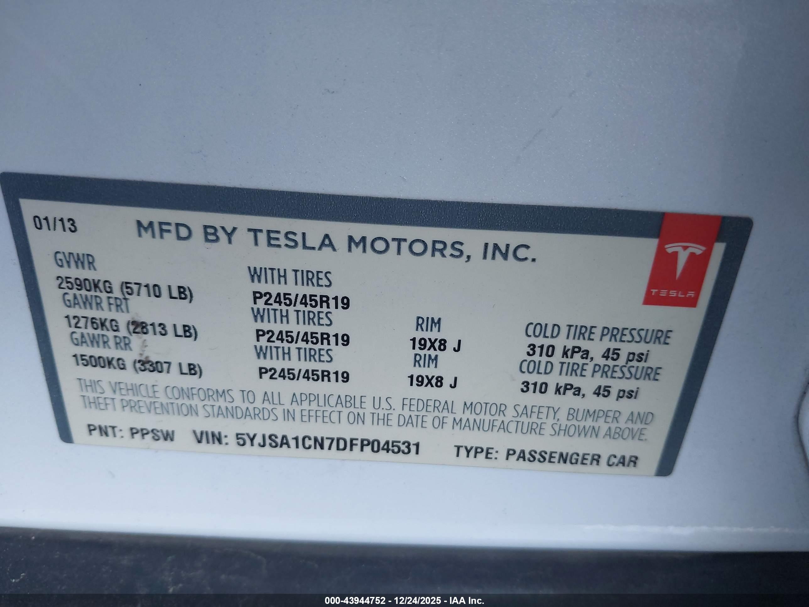 TESLA MODEL image 9