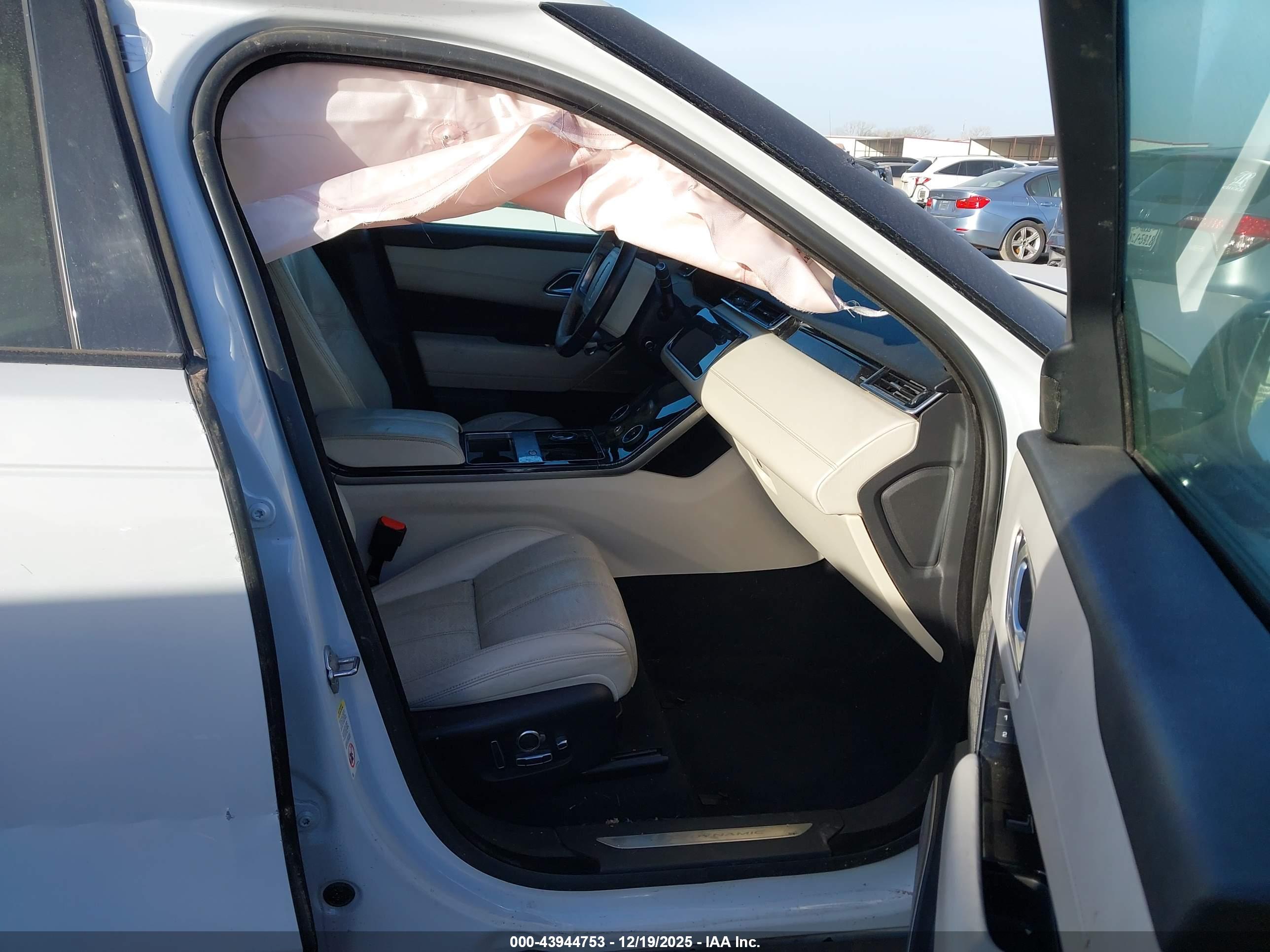 LAND ROVER image 5