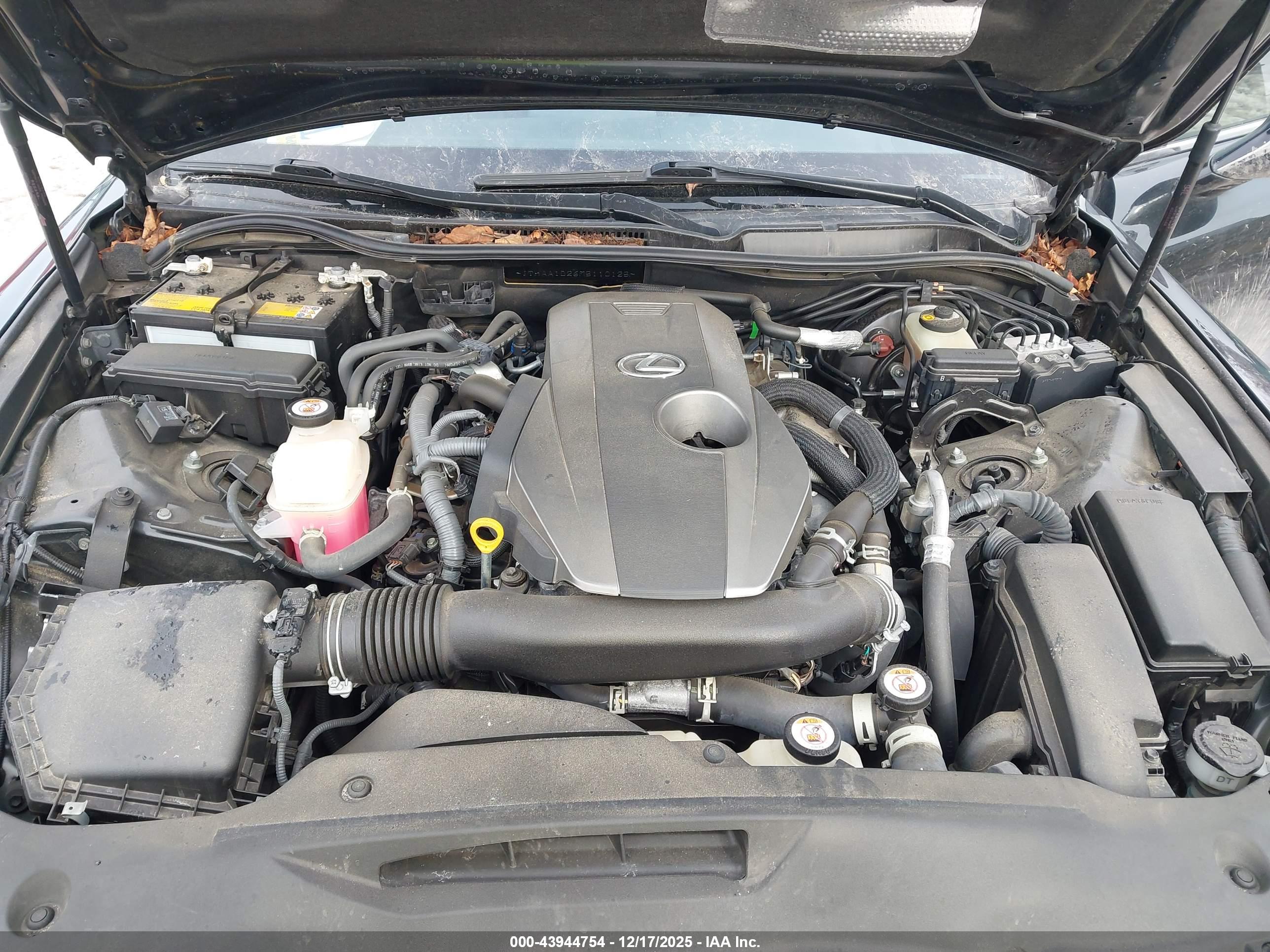LEXUS IS image 10