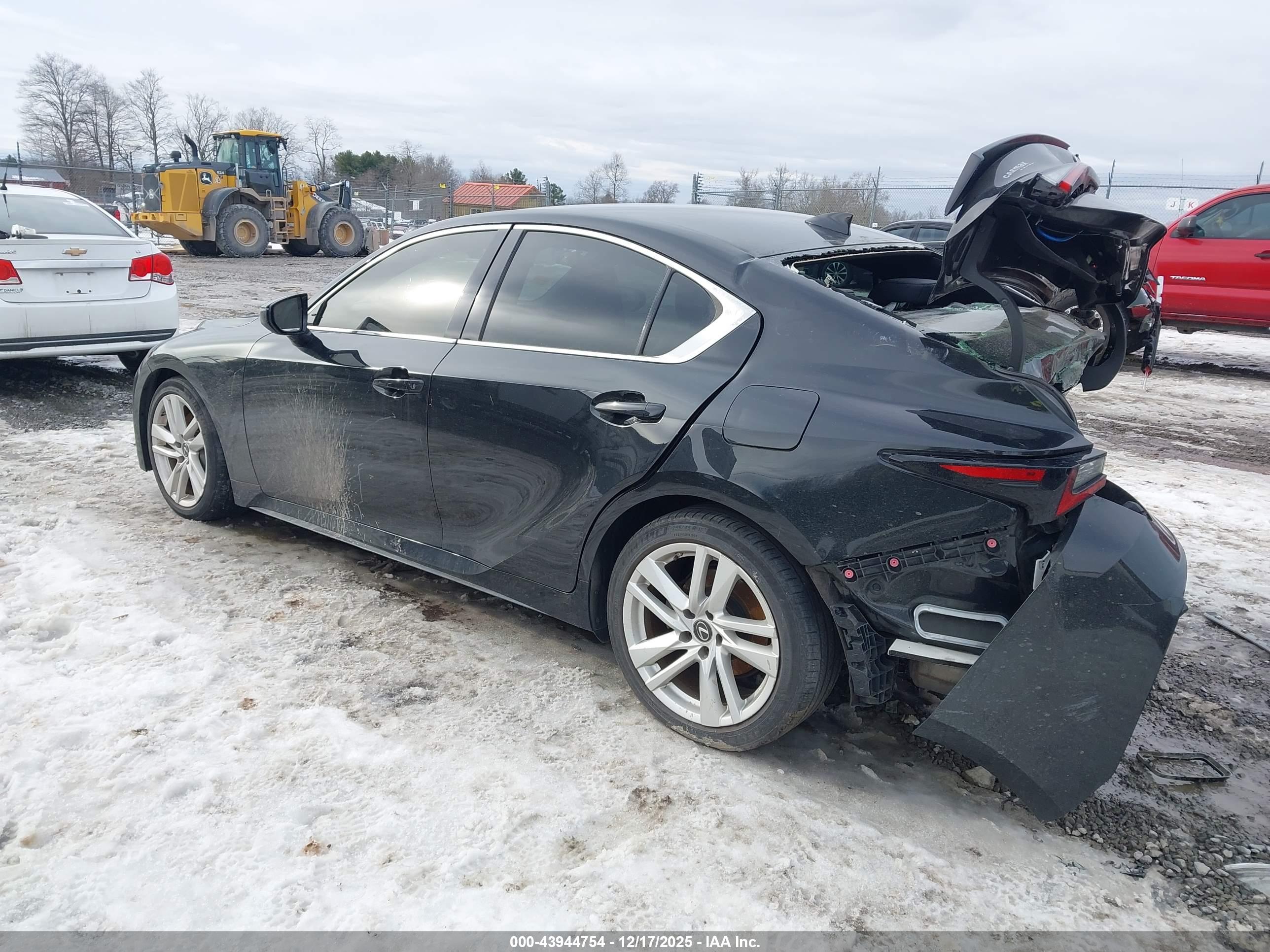 LEXUS IS image 3