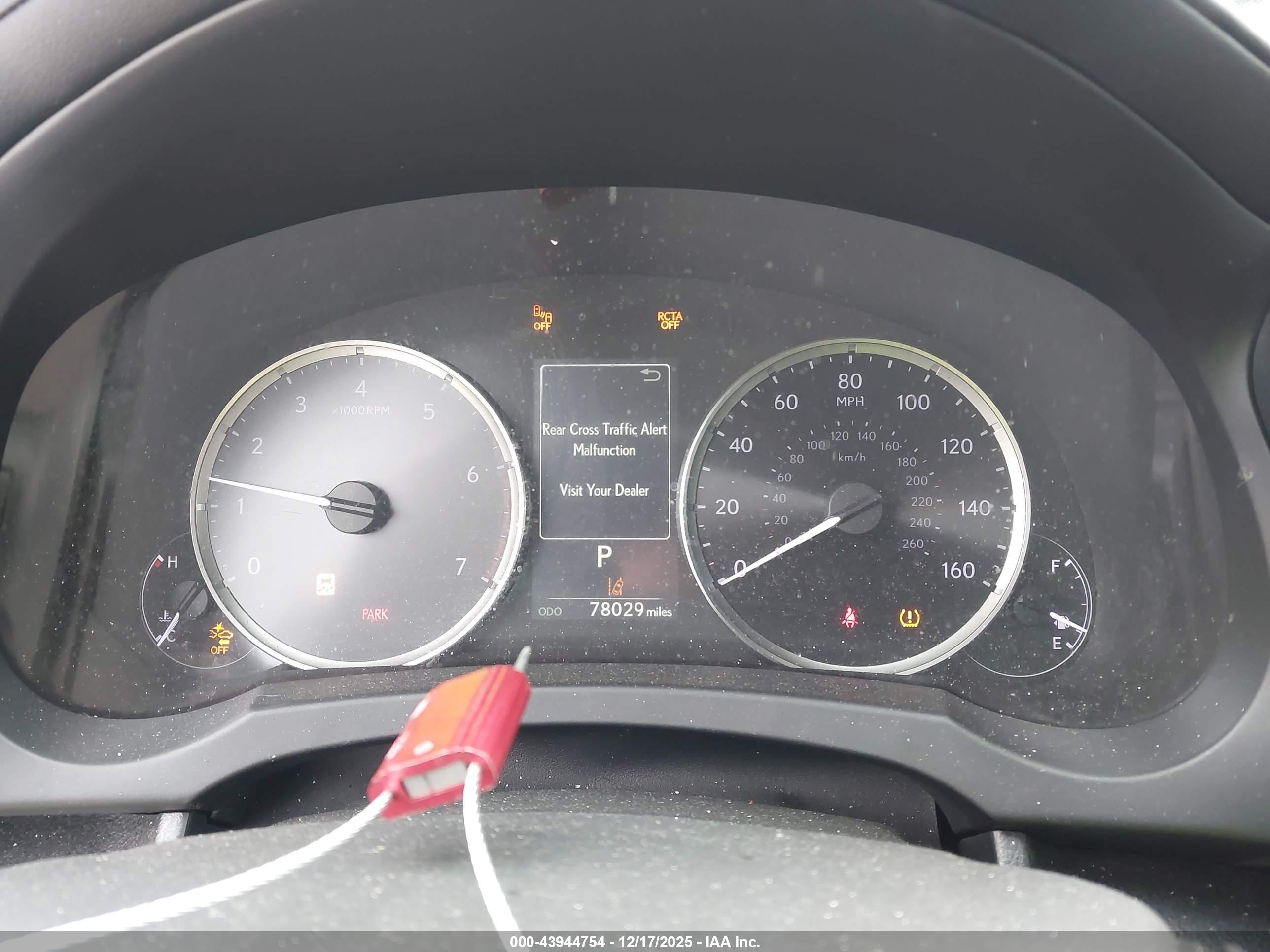 LEXUS IS image 7