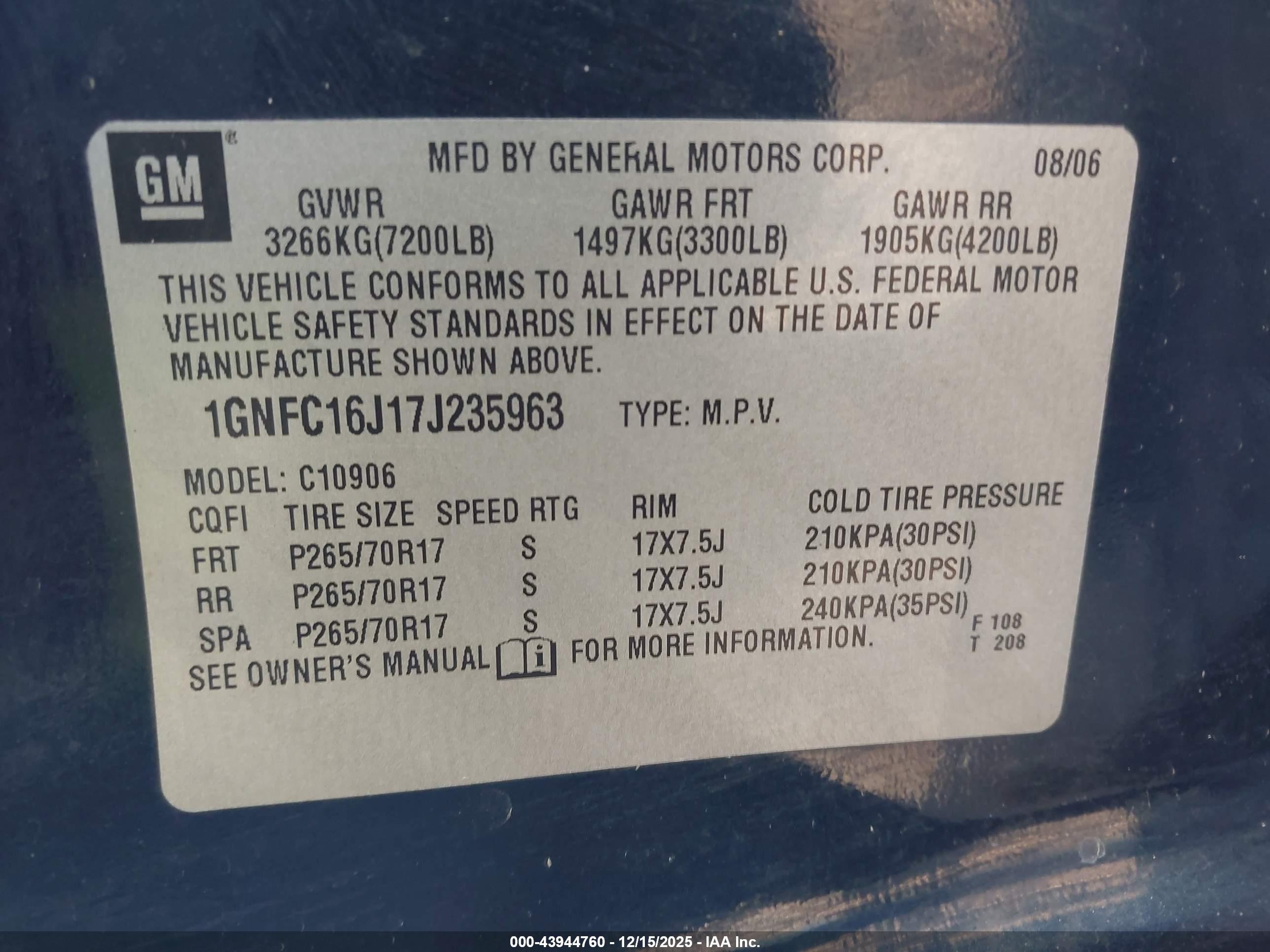 CHEVROLET SUBURBAN image 9