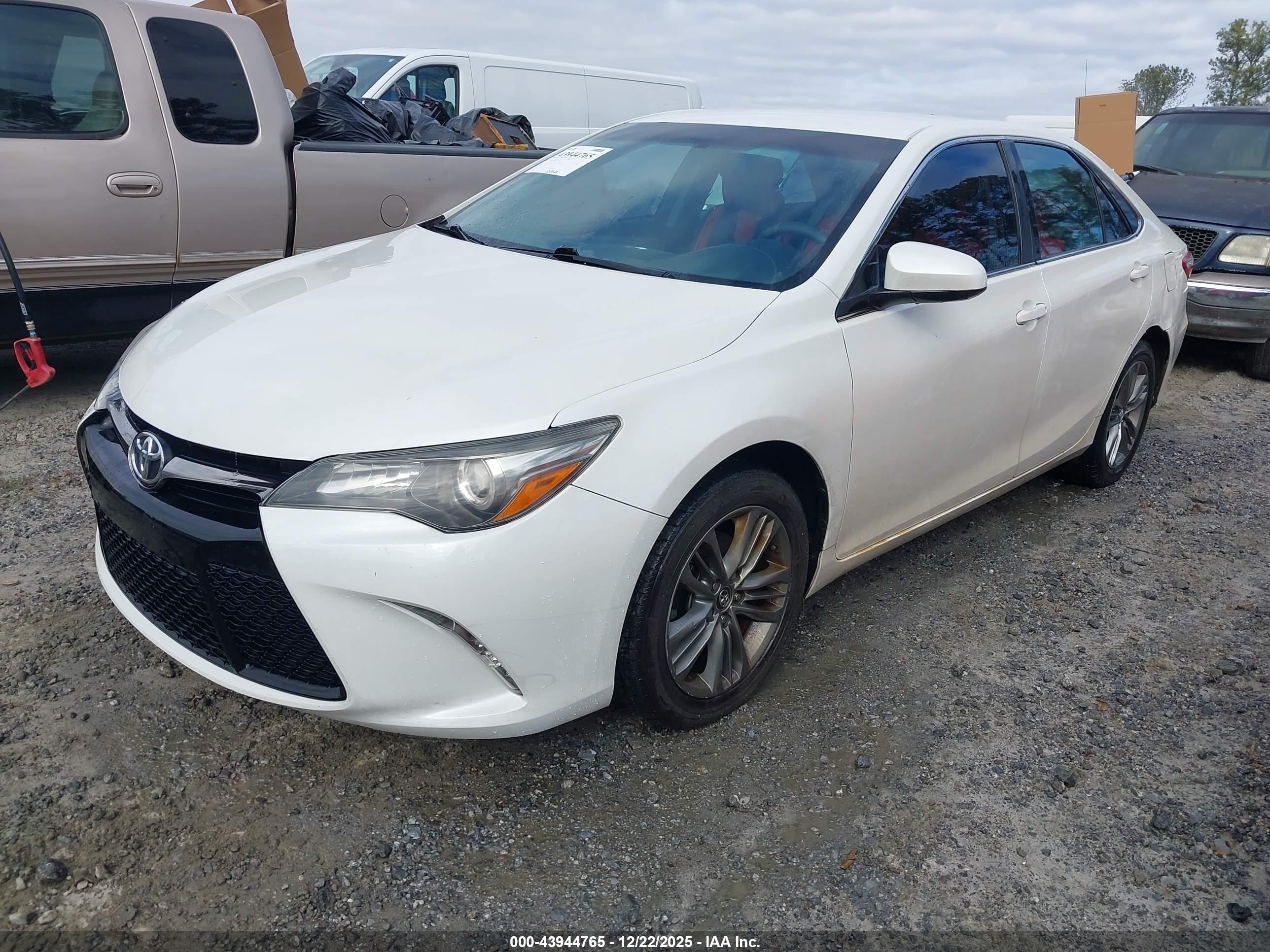 TOYOTA CAMRY image 2