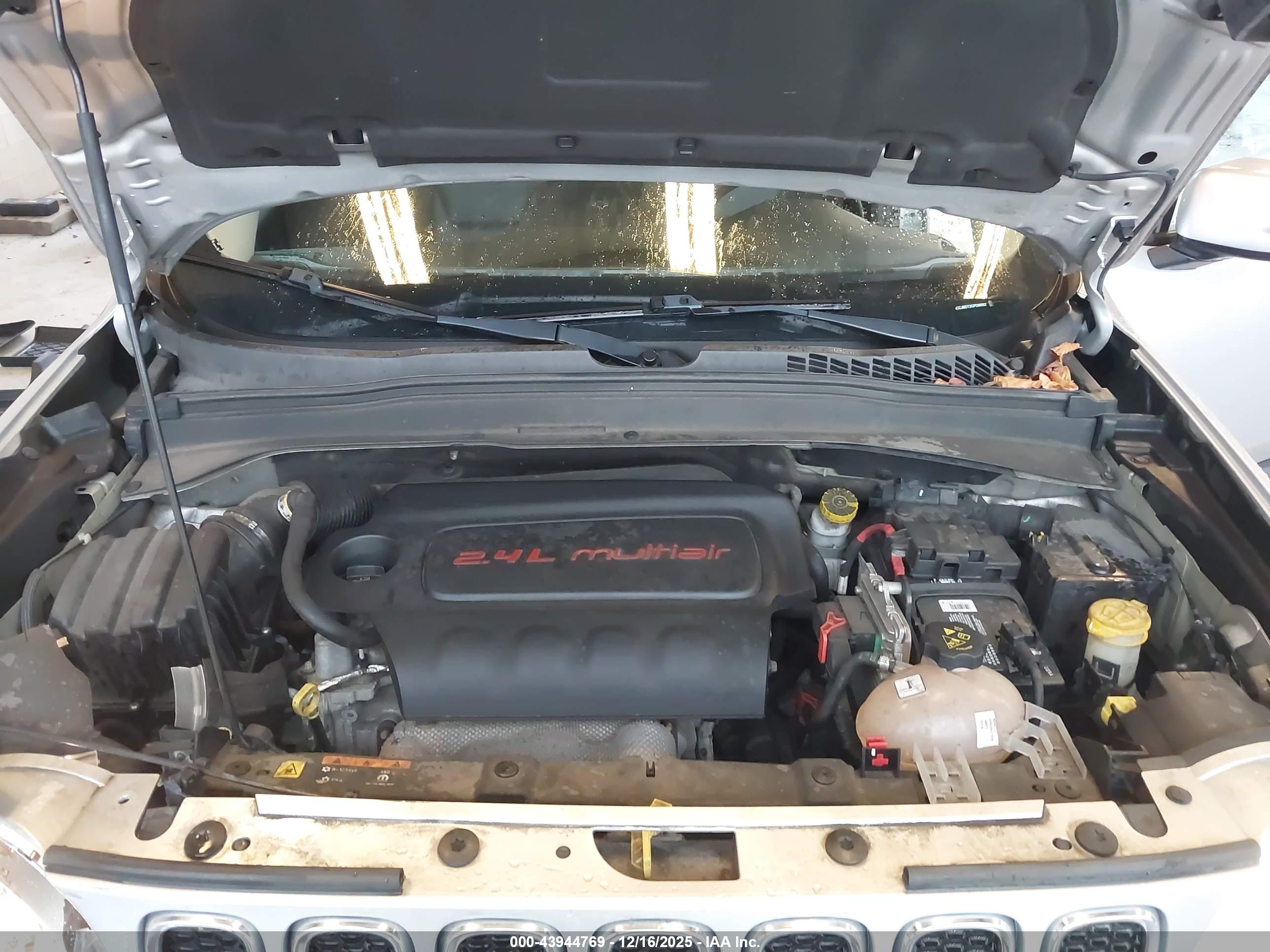JEEP RENEGADE image 10