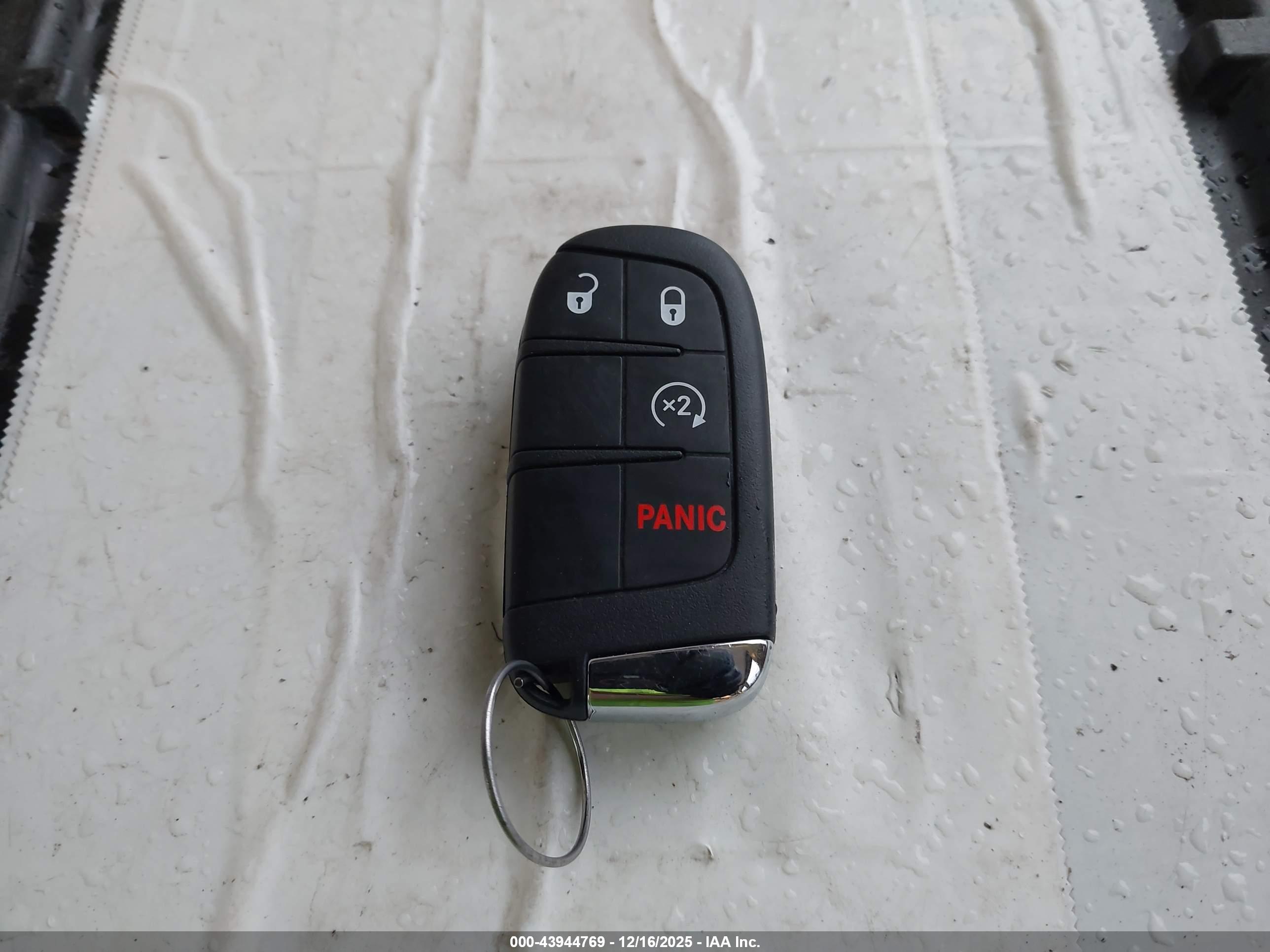 JEEP RENEGADE image 11