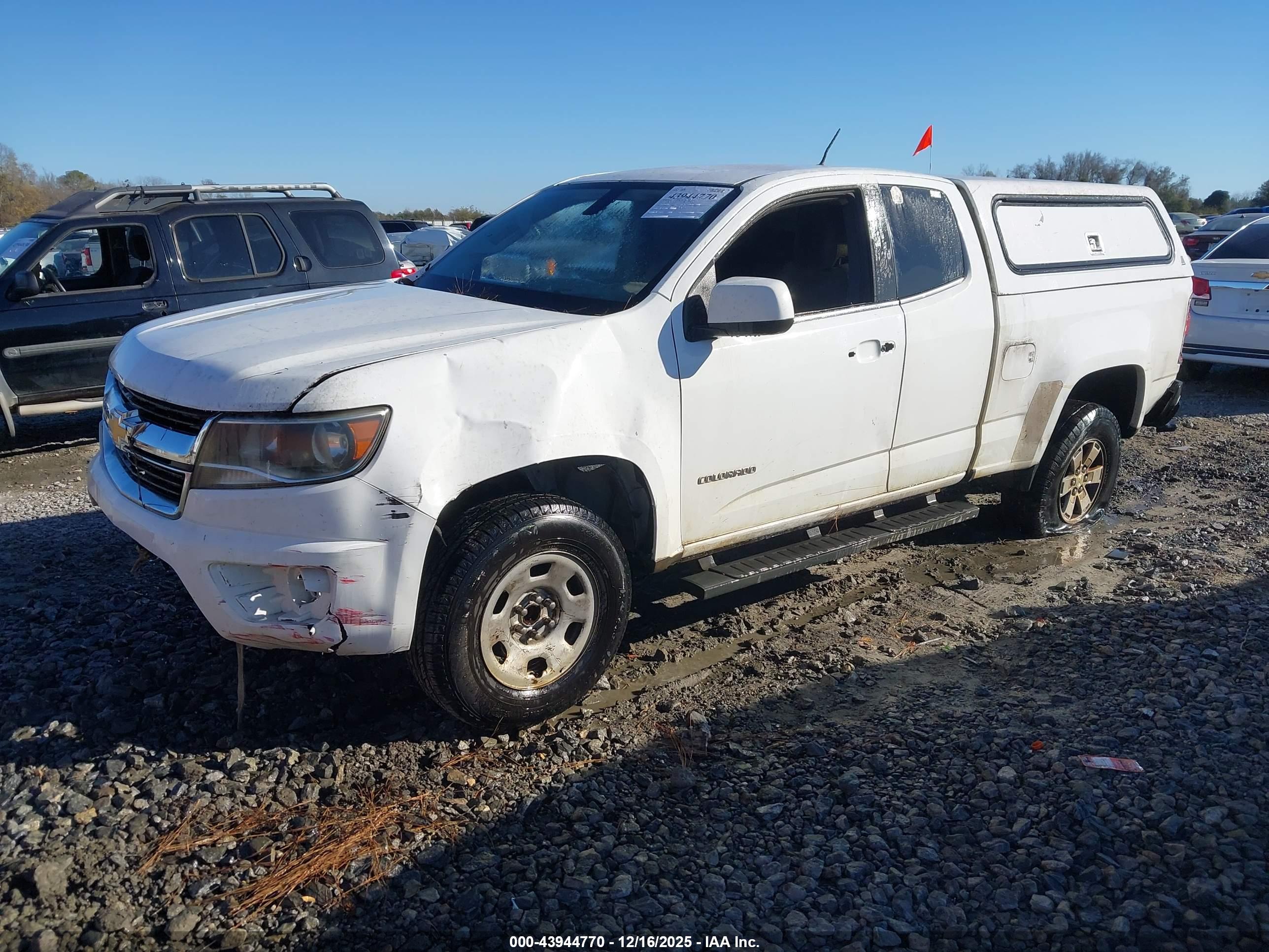 CHEVROLET COLORADO image 2