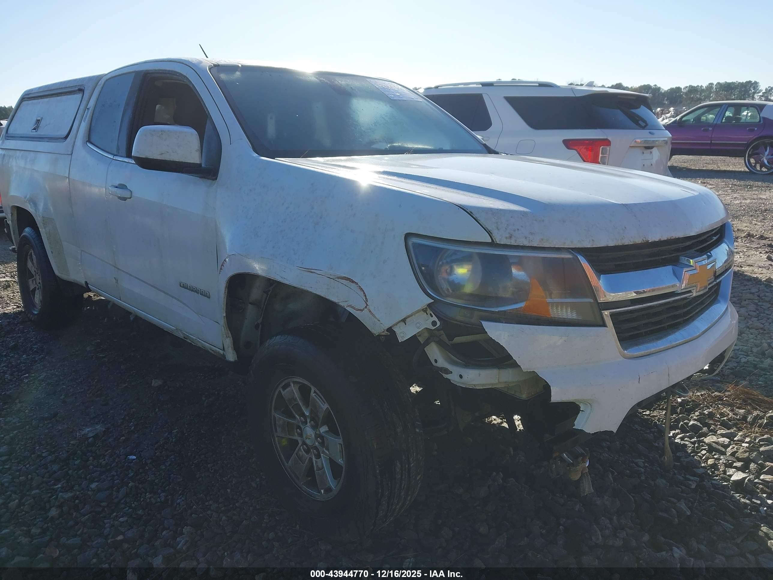 CHEVROLET COLORADO image 6