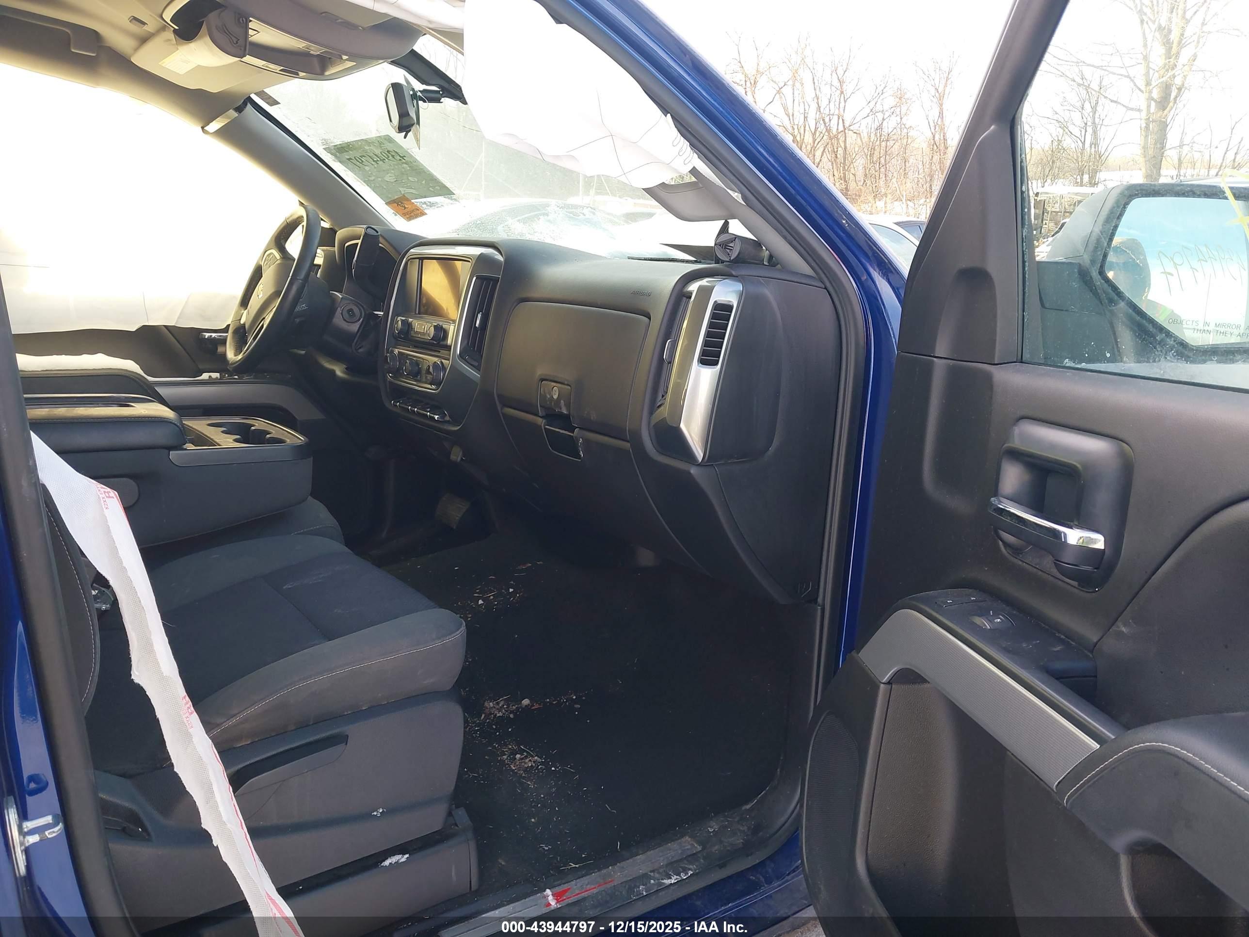 CHEVROLET SILVERADO image 5