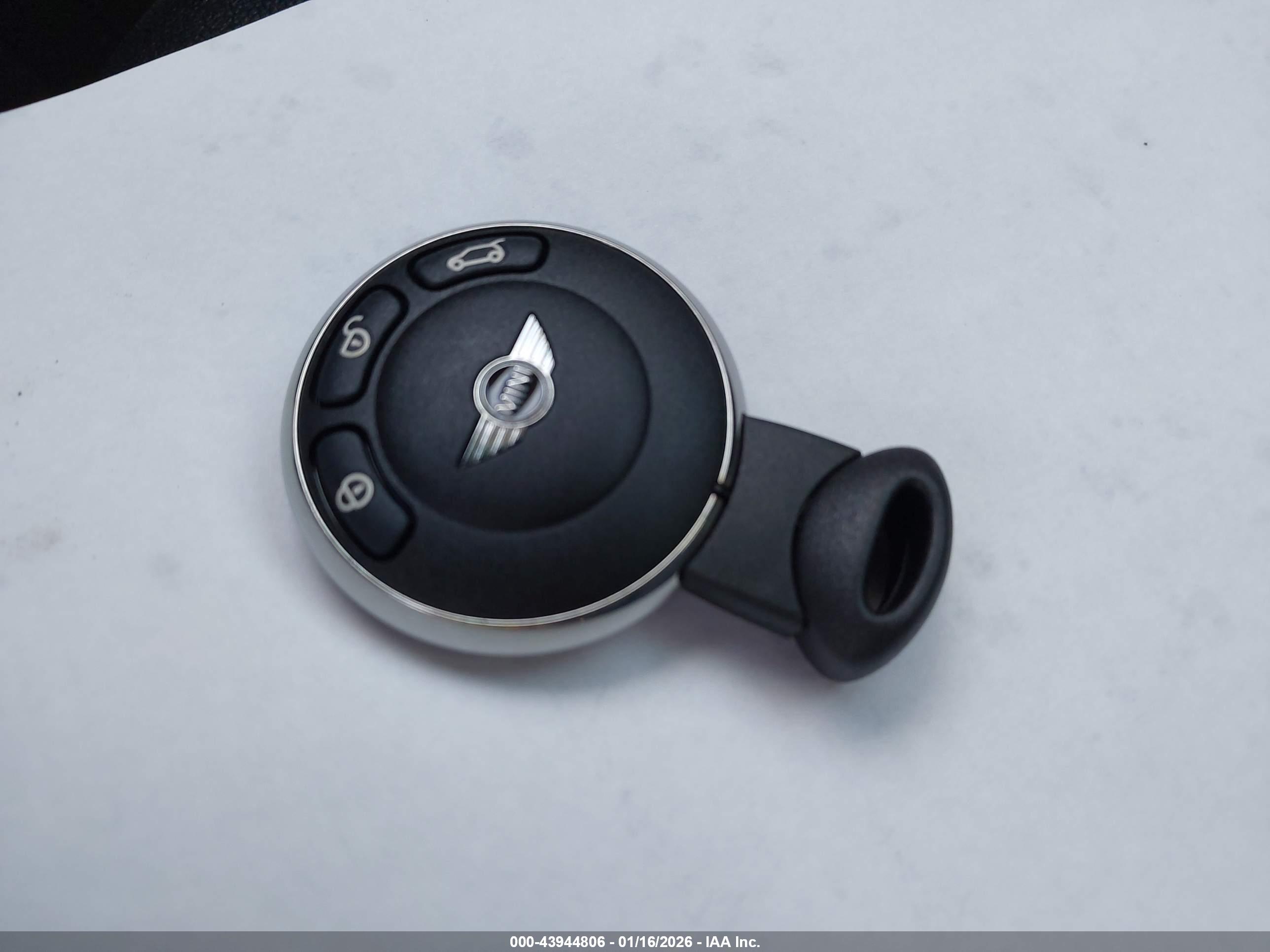 MINI COUNTRYMAN image 11