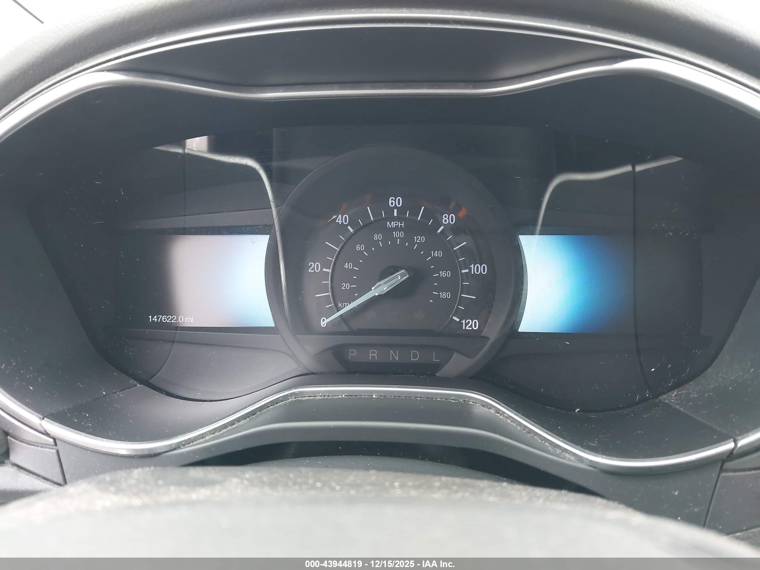 FORD FUSION image 7