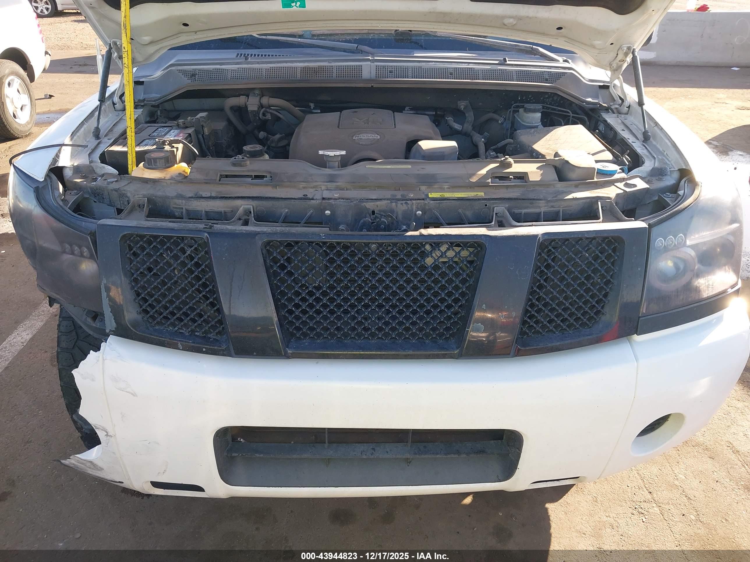 NISSAN TITAN image 10