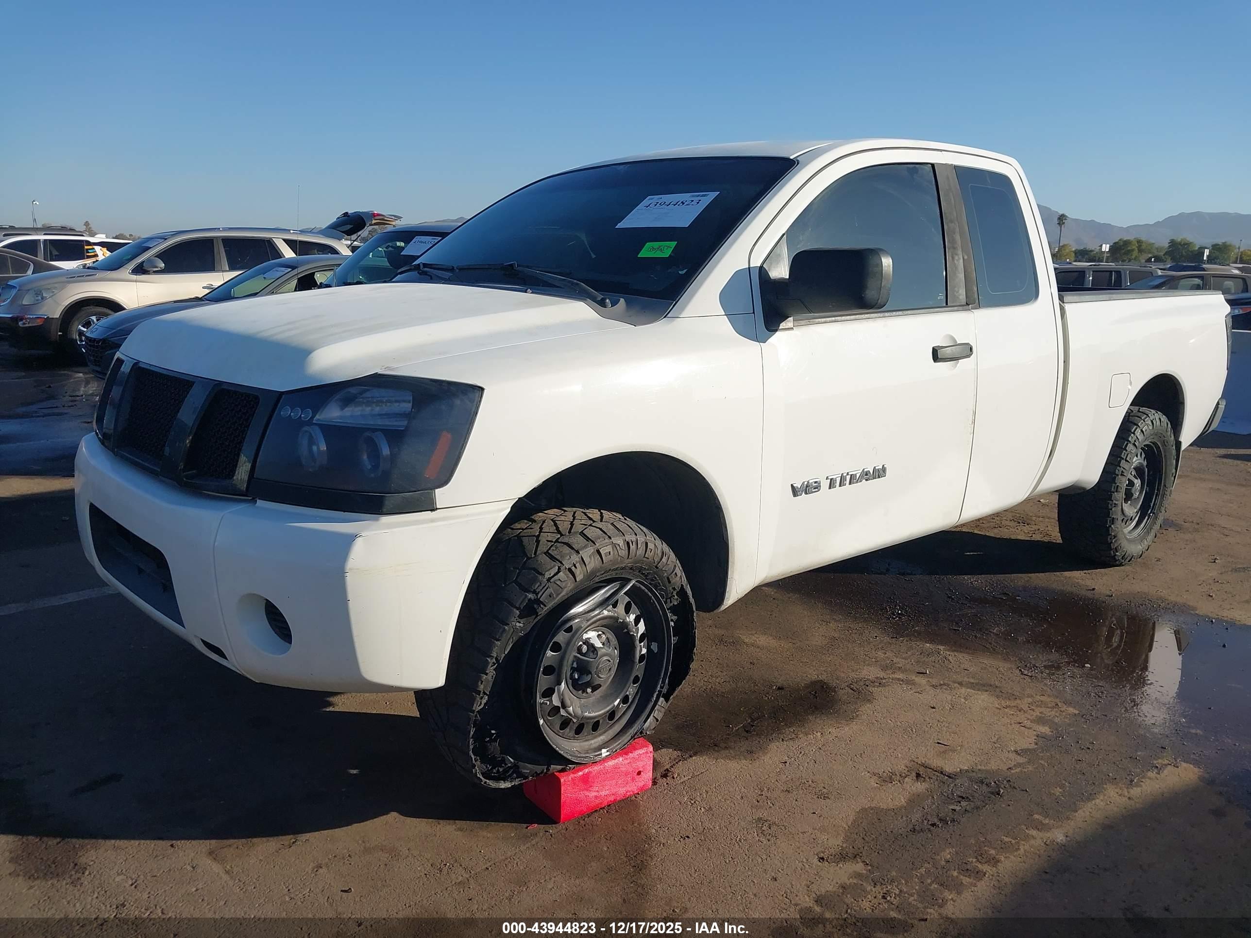 NISSAN TITAN image 2