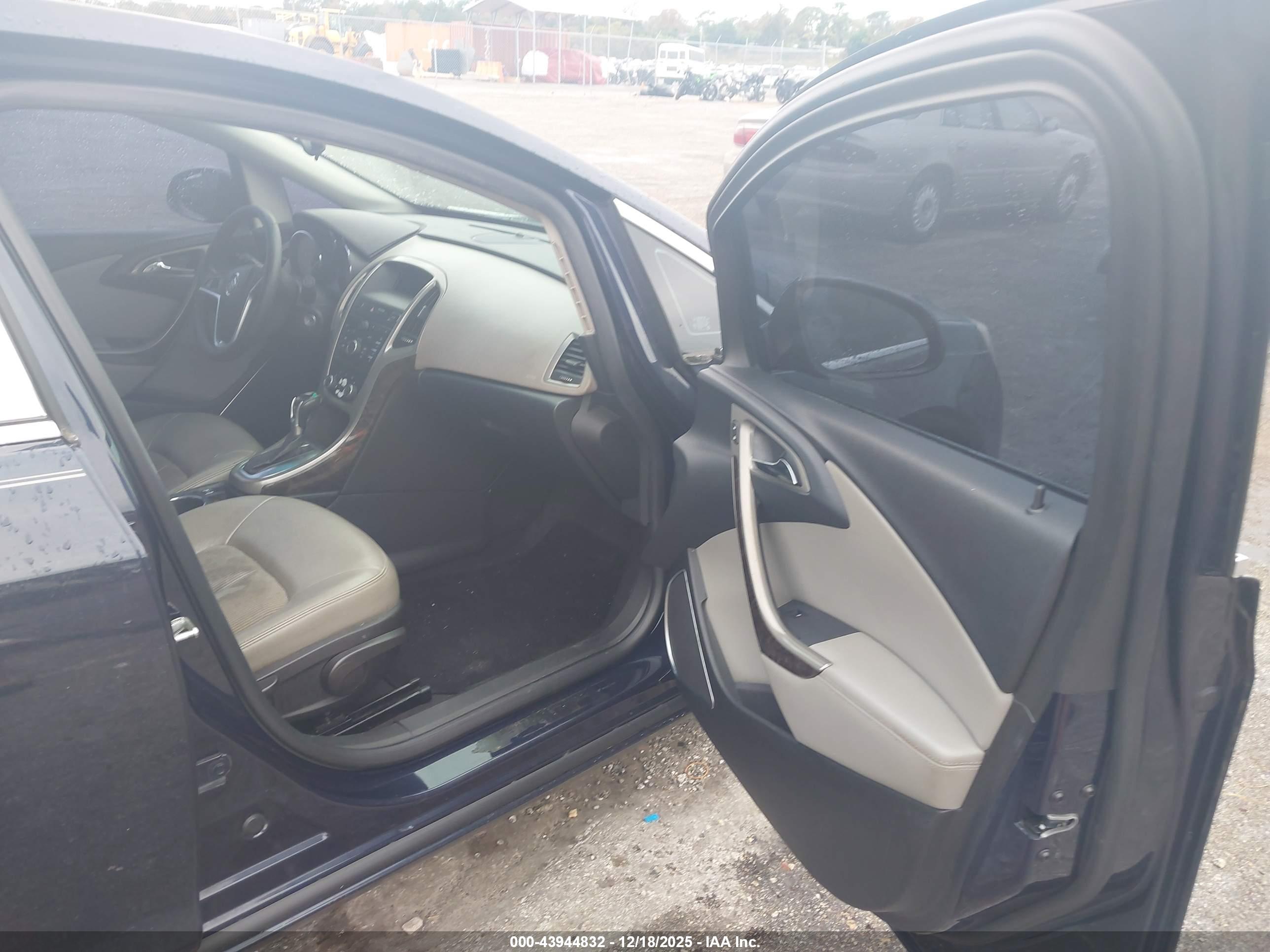 BUICK VERANO image 5