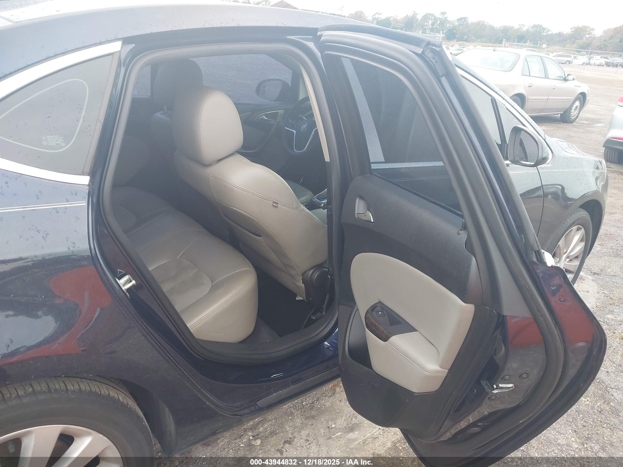 BUICK VERANO image 8