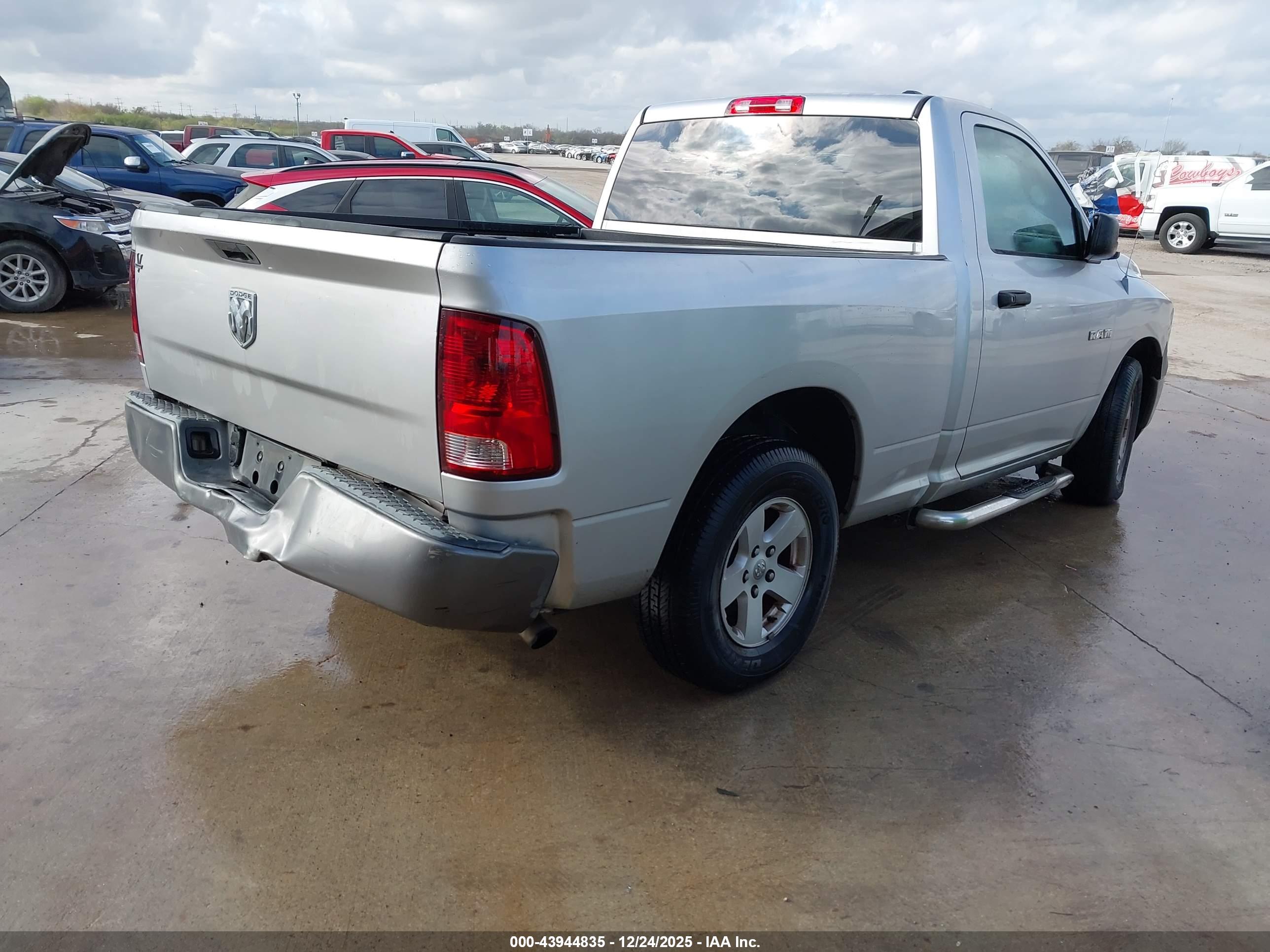 DODGE RAM image 4