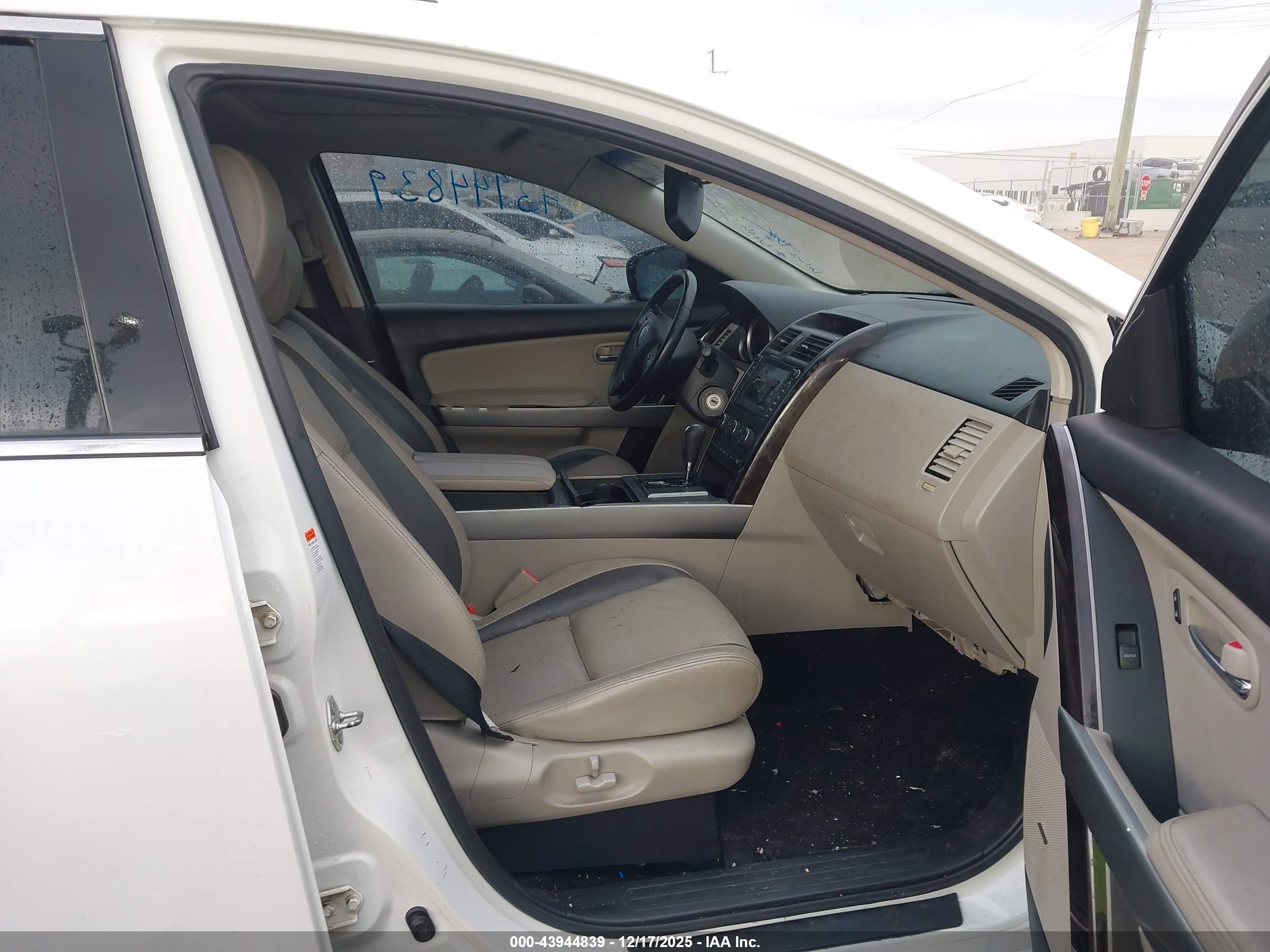 MAZDA CX-9 image 5